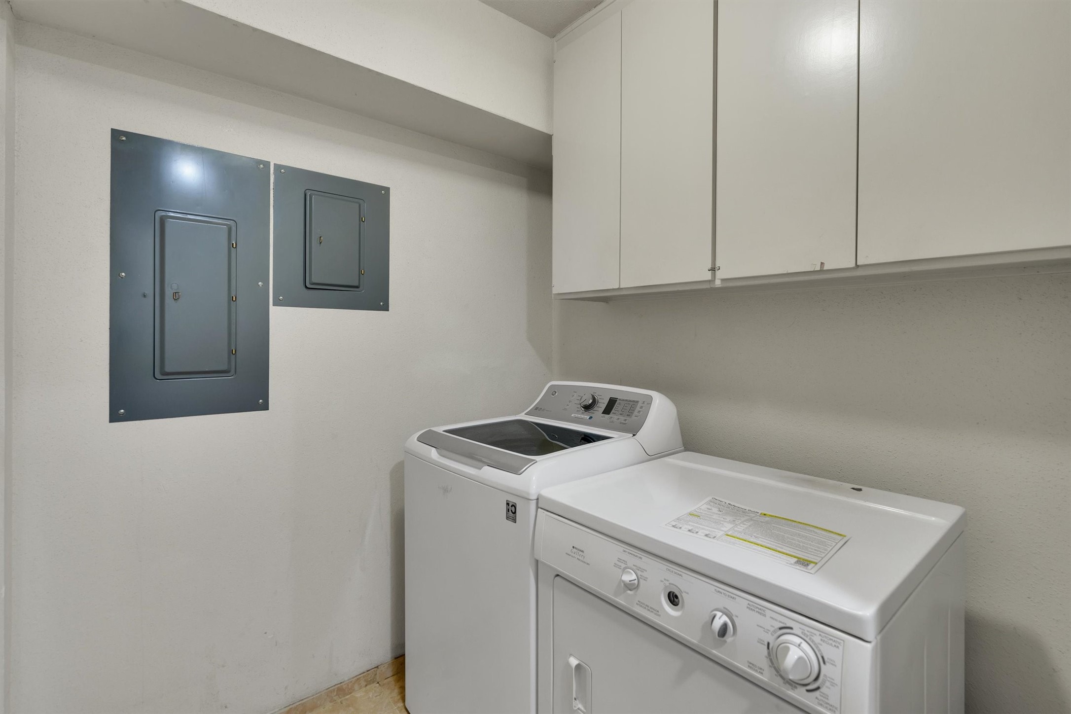 3855 Bellaire Drive S