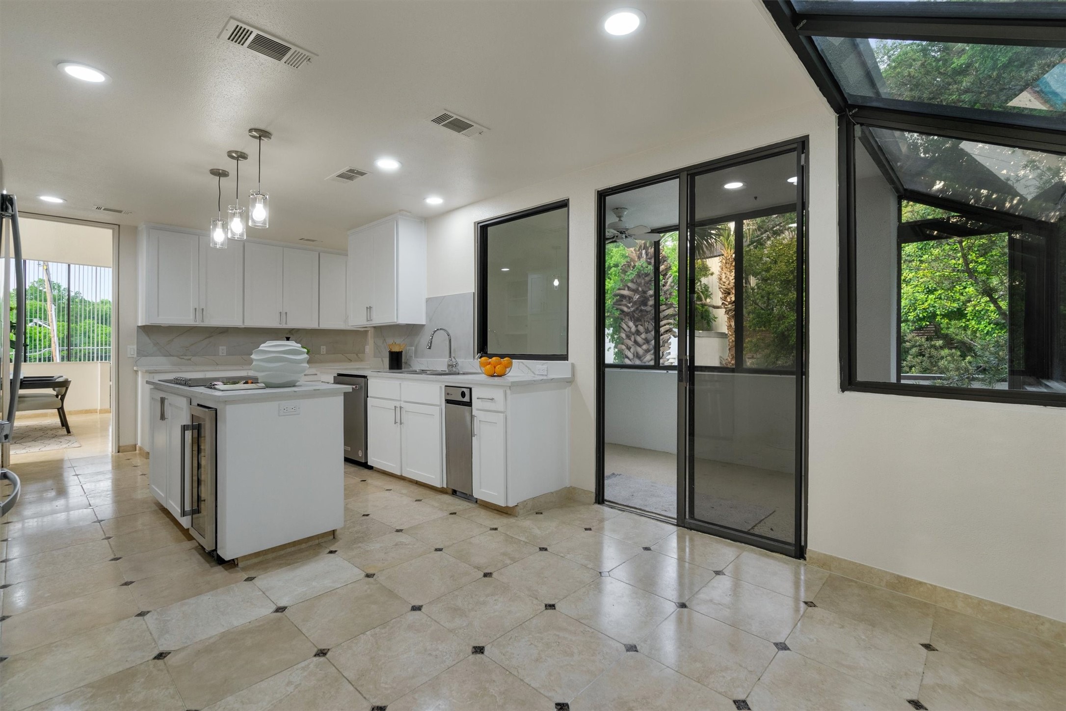 3855 Bellaire Drive S