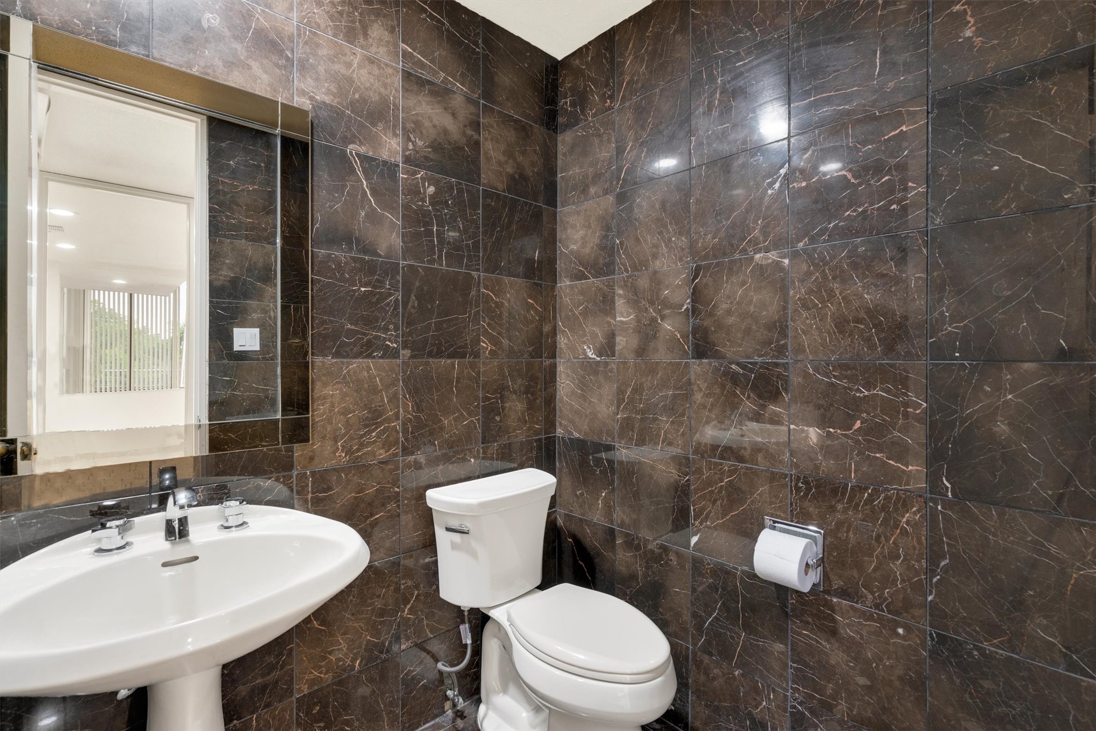 3855 Bellaire Drive S