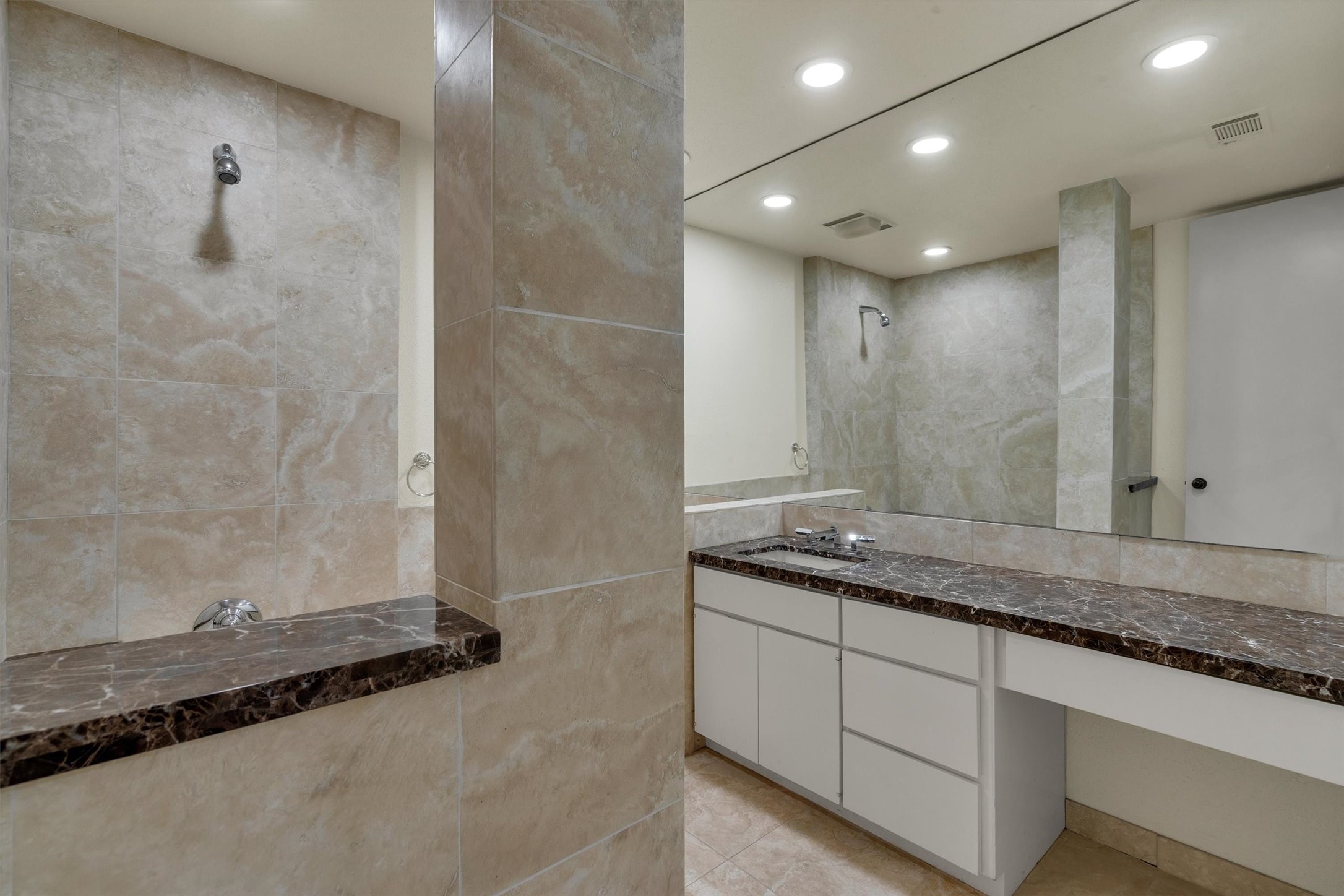 3855 Bellaire Drive S