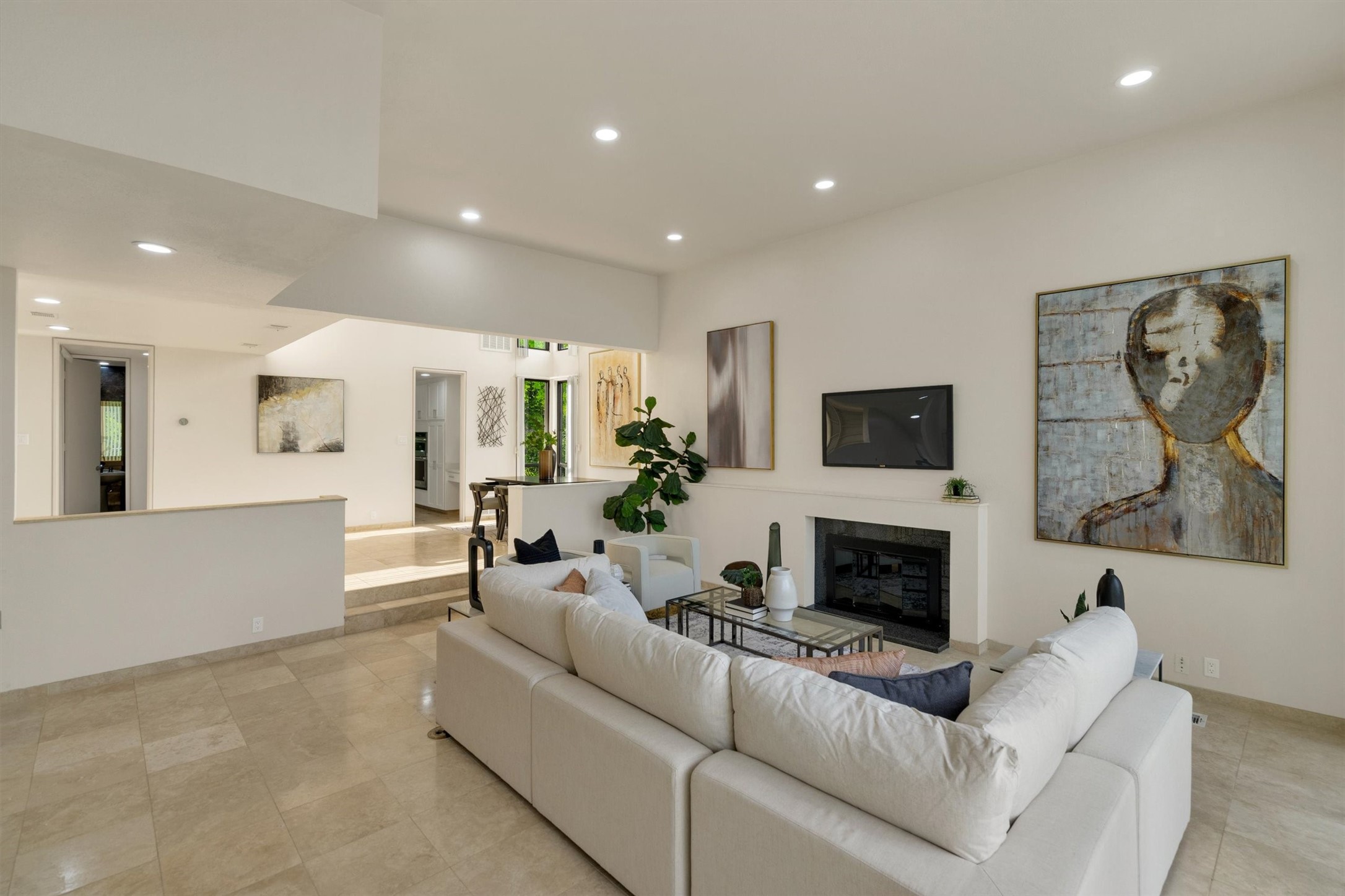 3855 Bellaire Drive S