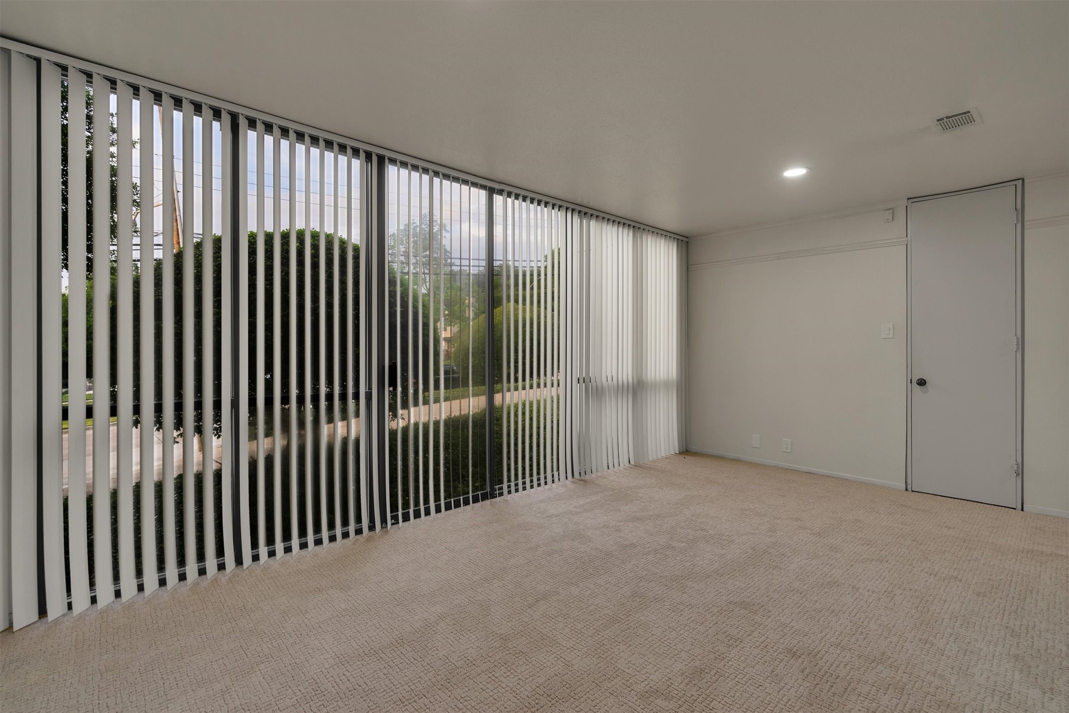 3855 Bellaire Drive S