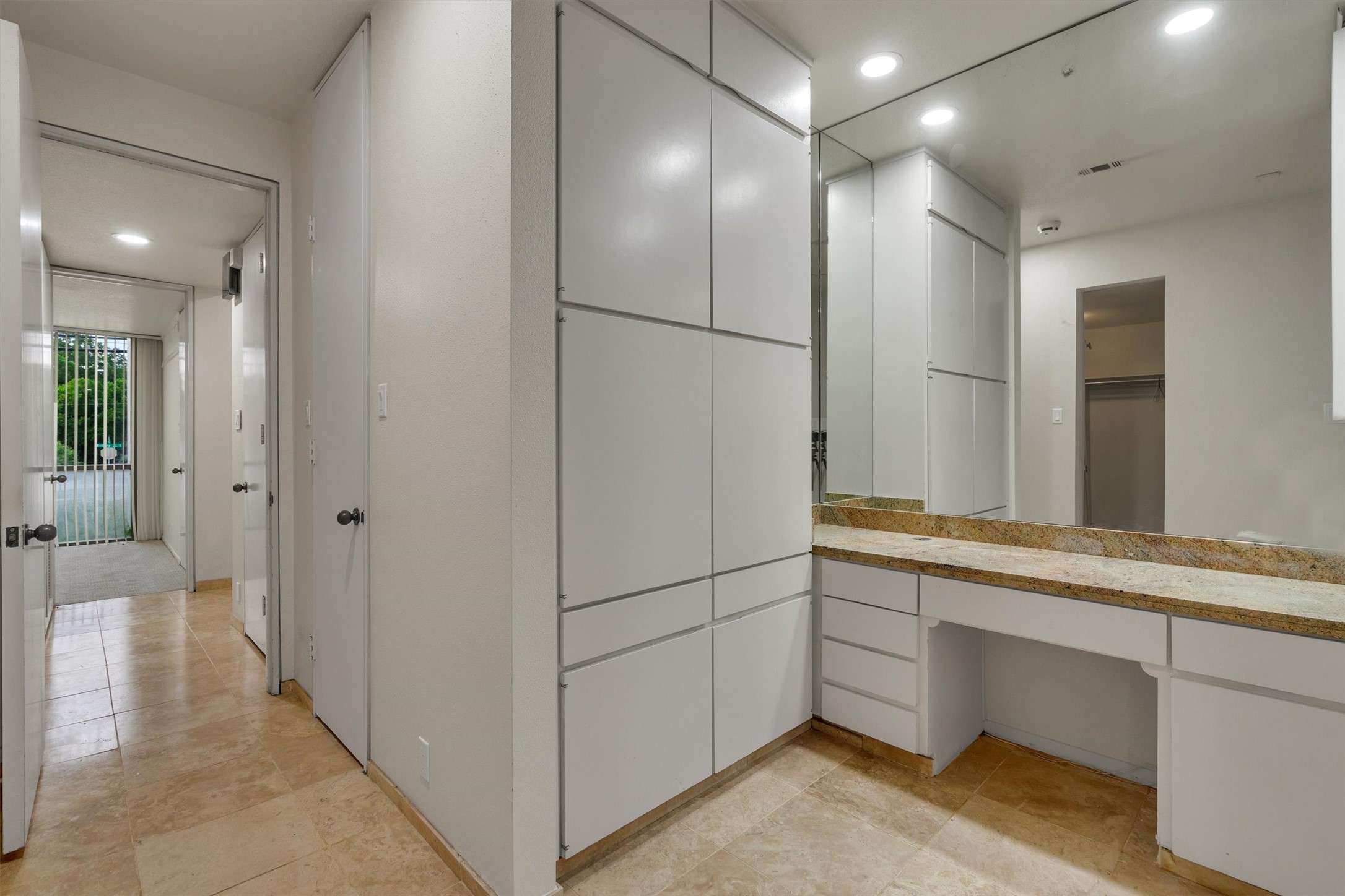 3855 Bellaire Drive S