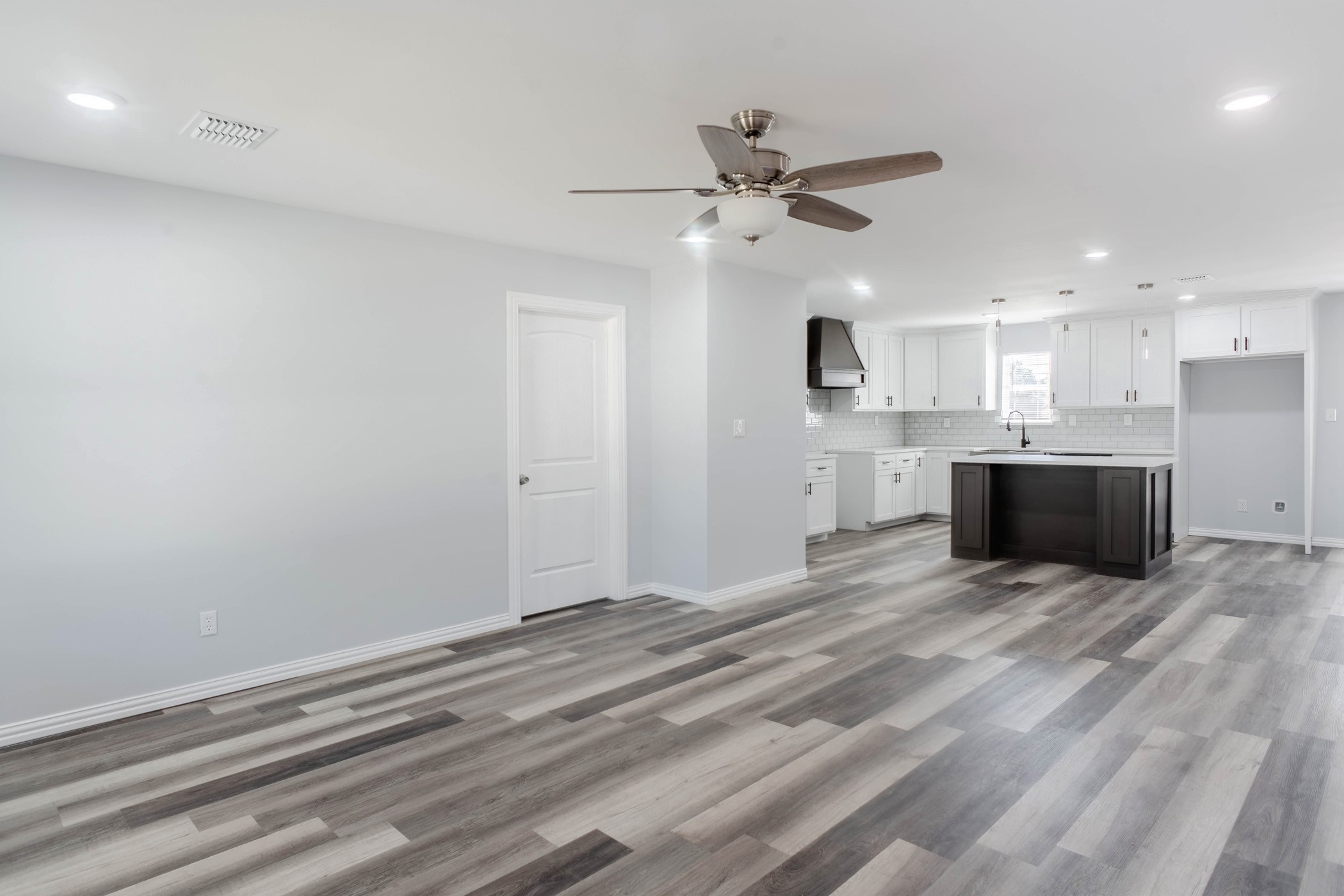 3719 Washington Trail