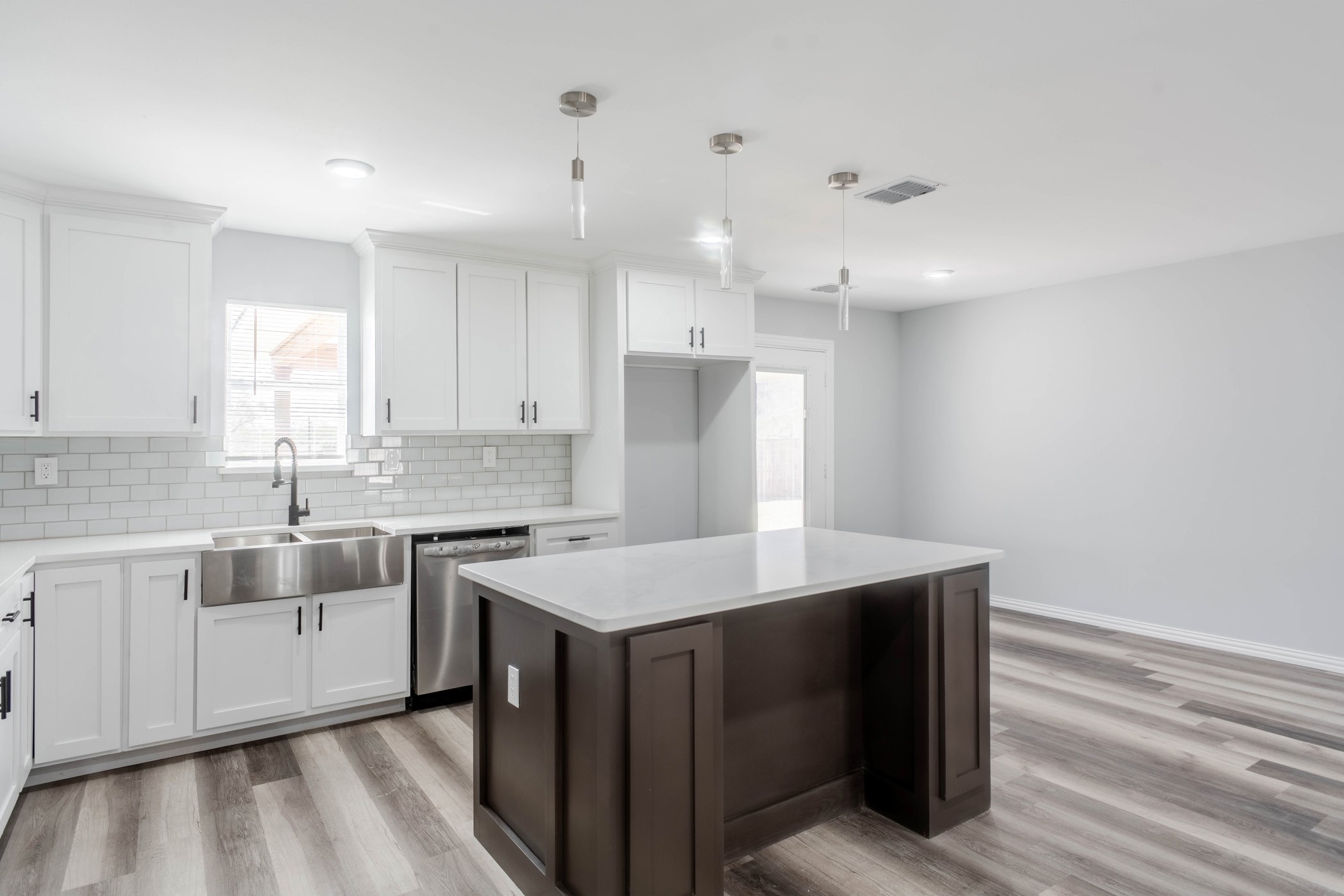 3719 Washington Trail