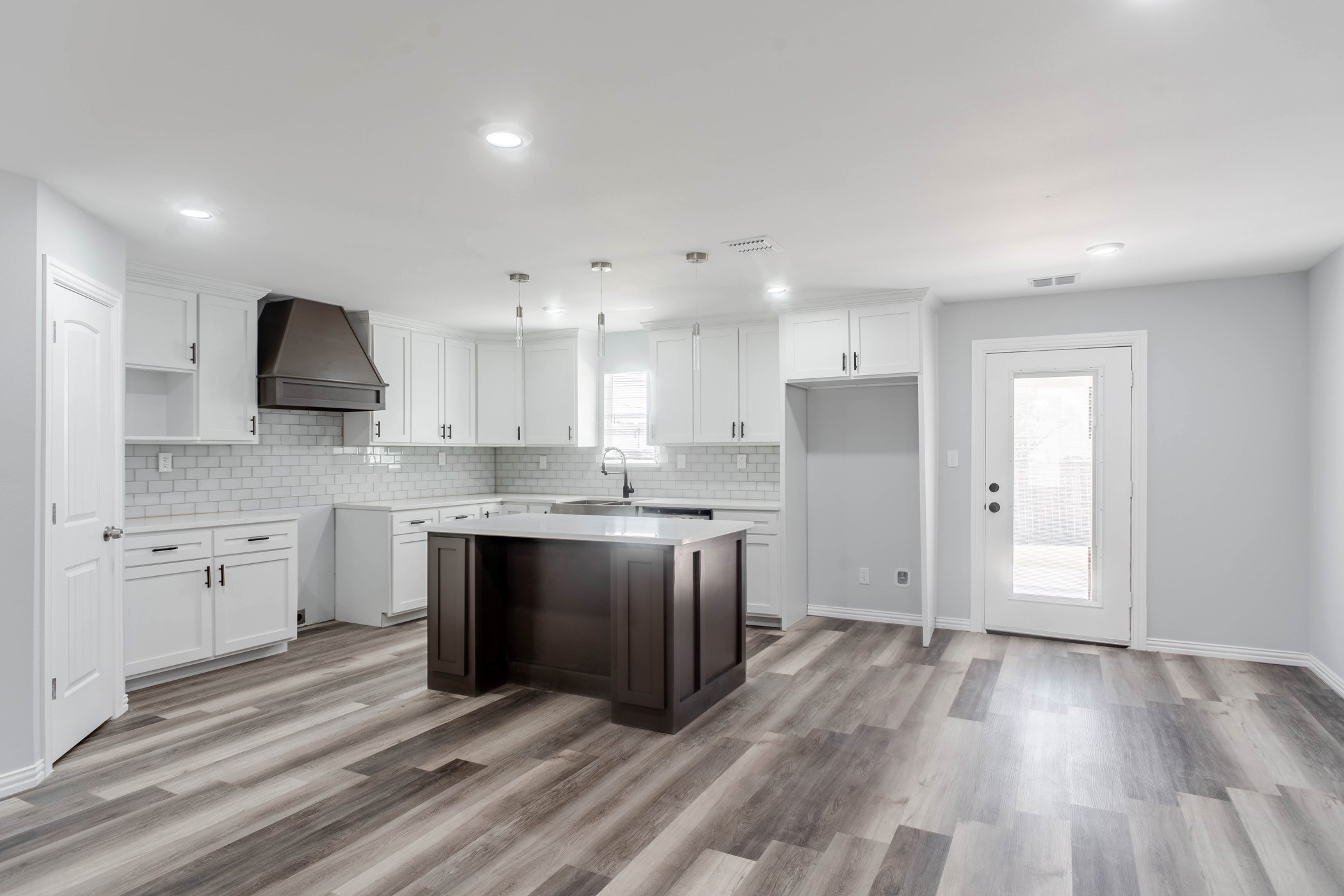 3719 Washington Trail