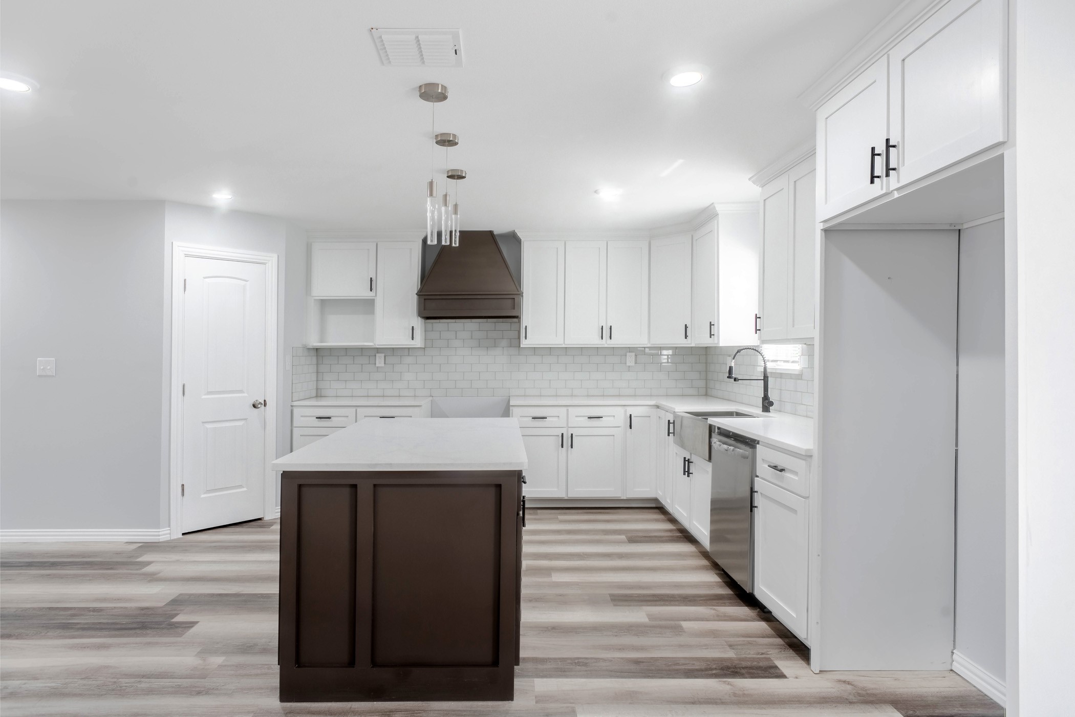 3719 Washington Trail