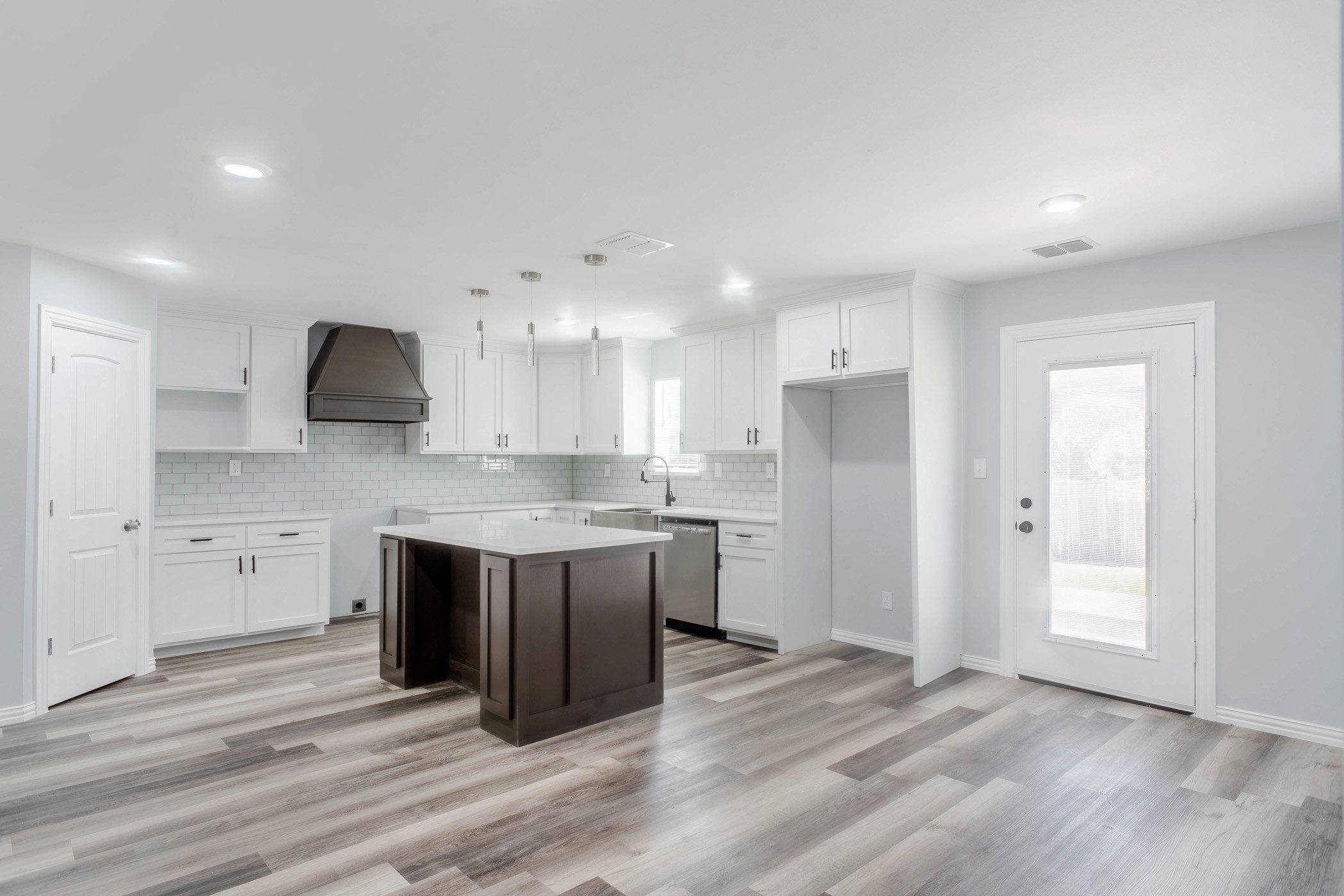 3719 Washington Trail