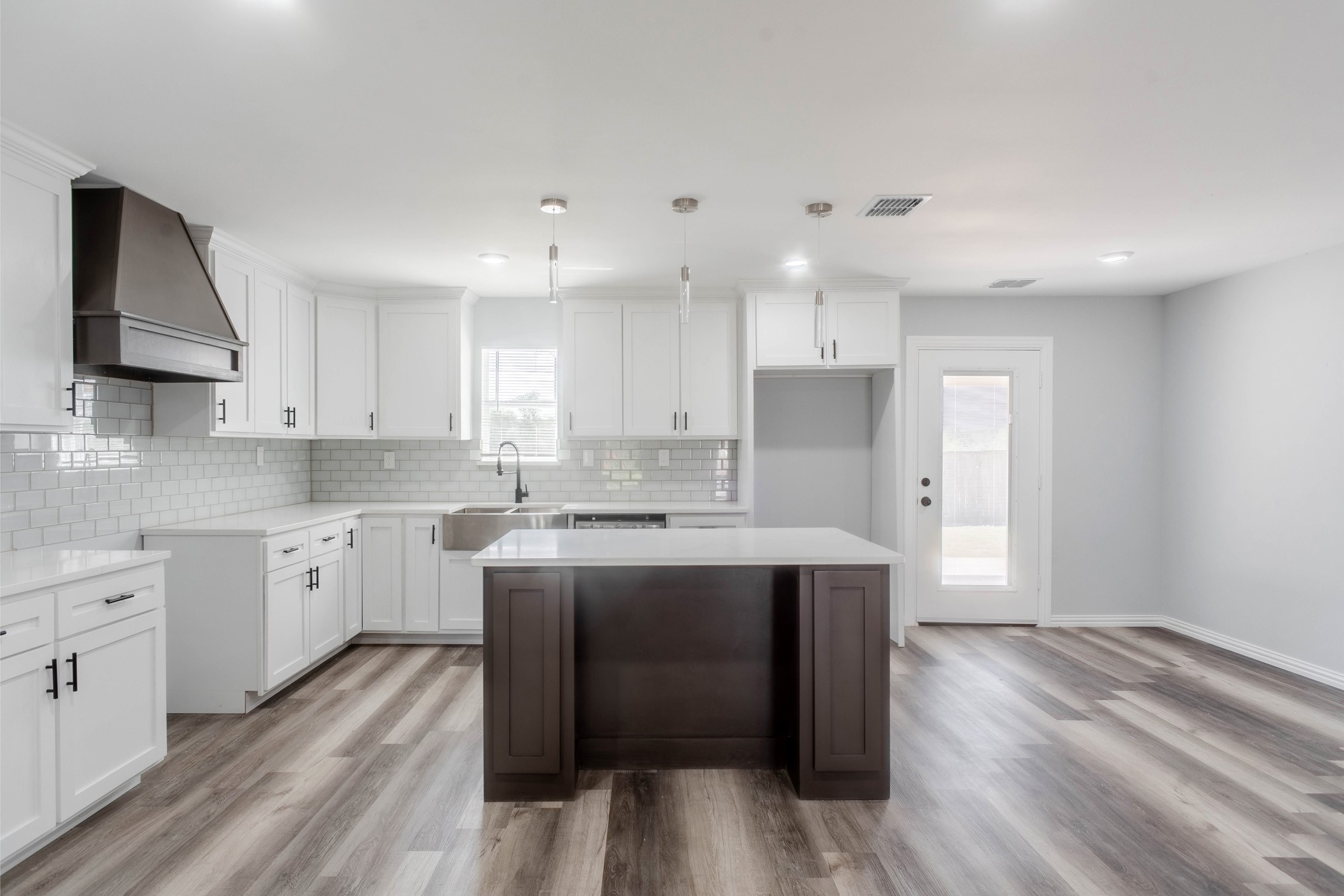 3719 Washington Trail