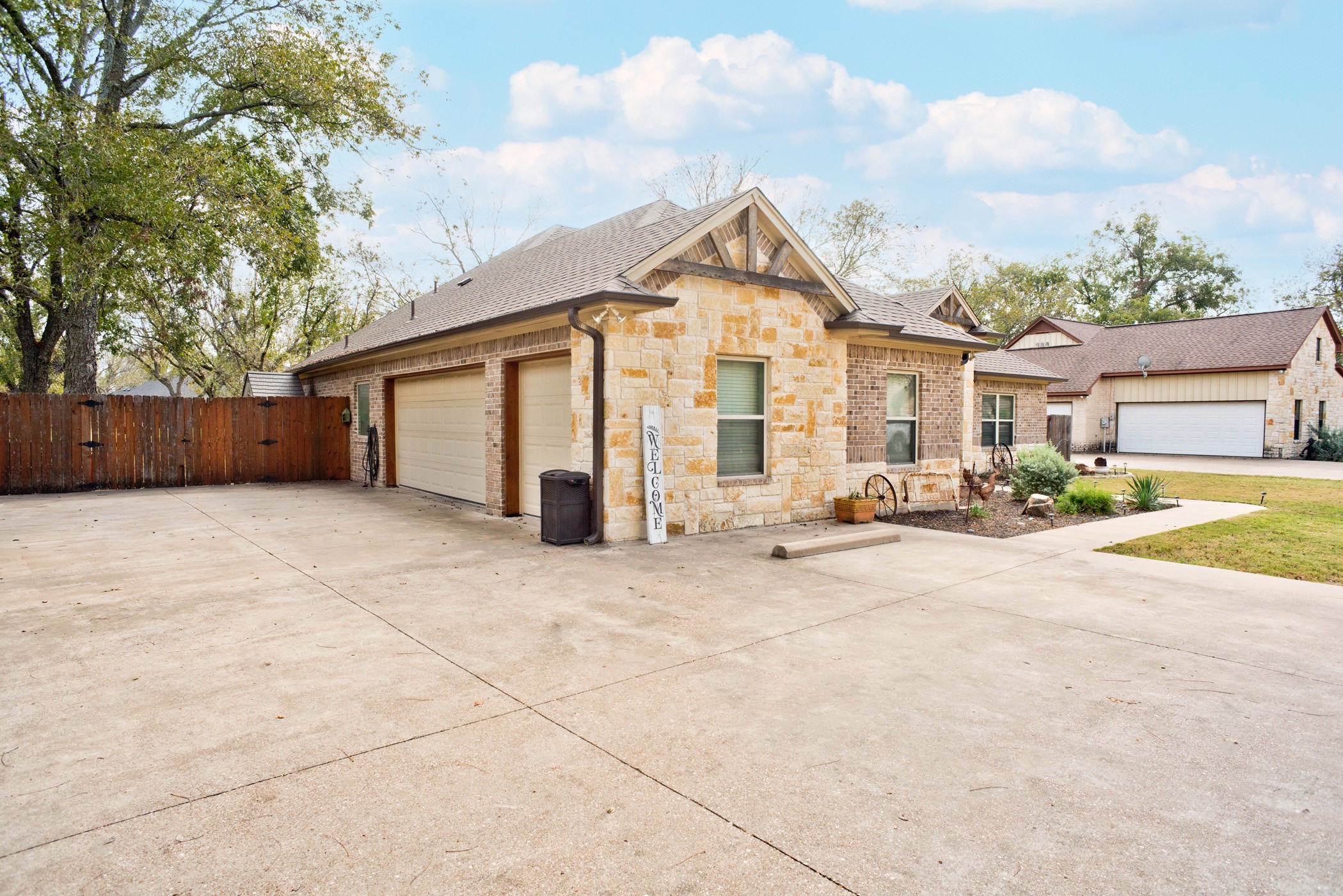 8917 Green Leaves Drive