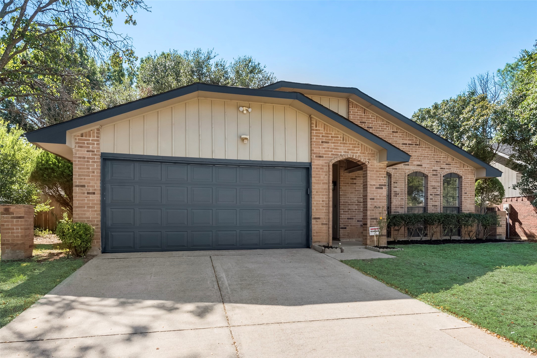 3212 Redwood Street
