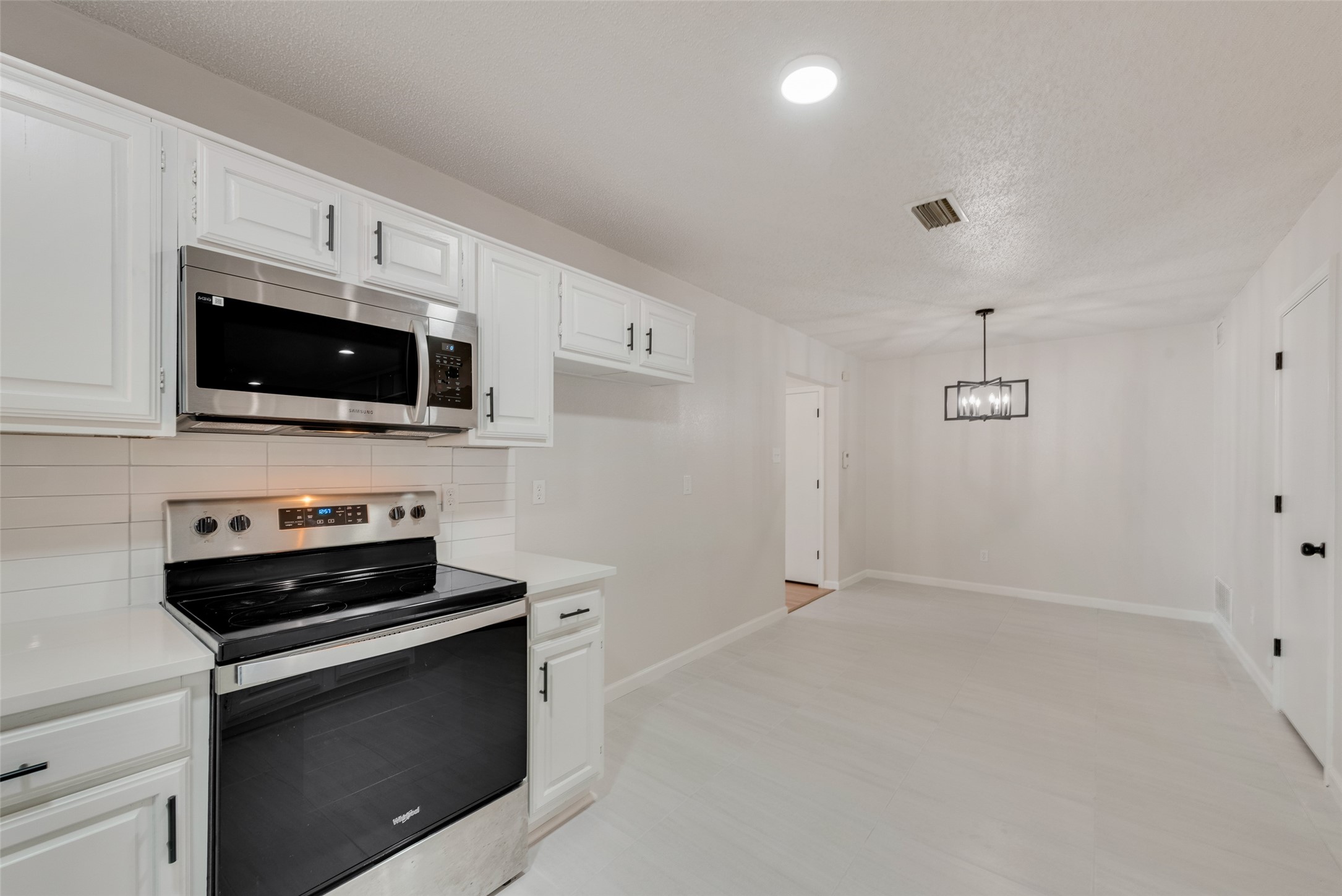 3212 Redwood Street