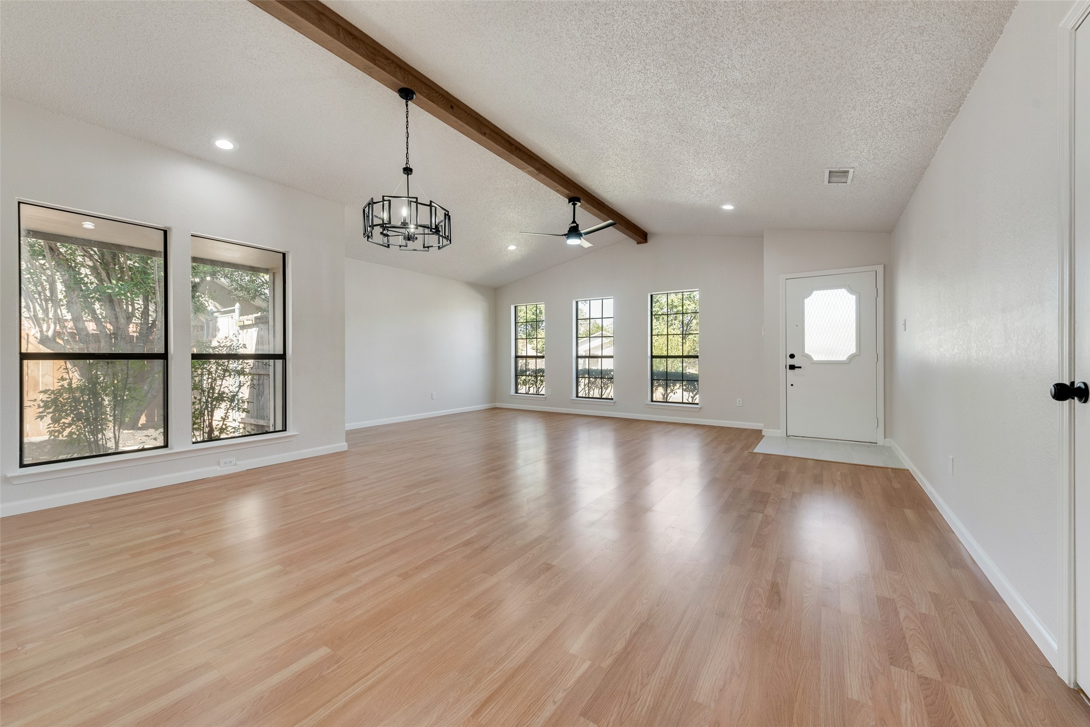 3212 Redwood Street