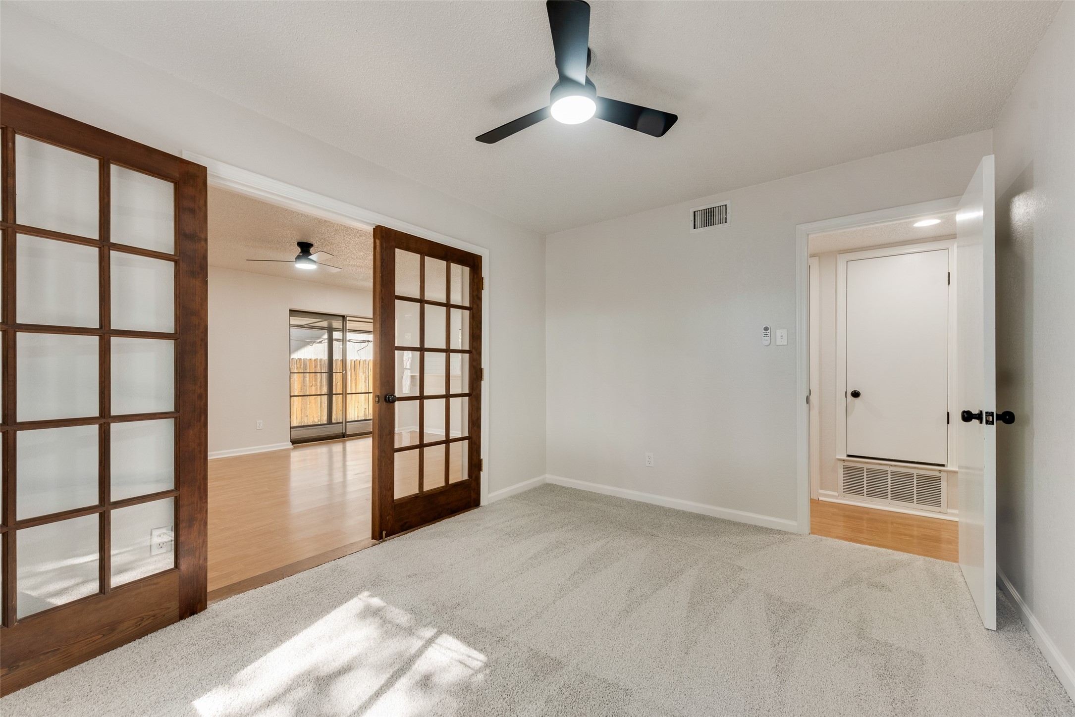 3212 Redwood Street