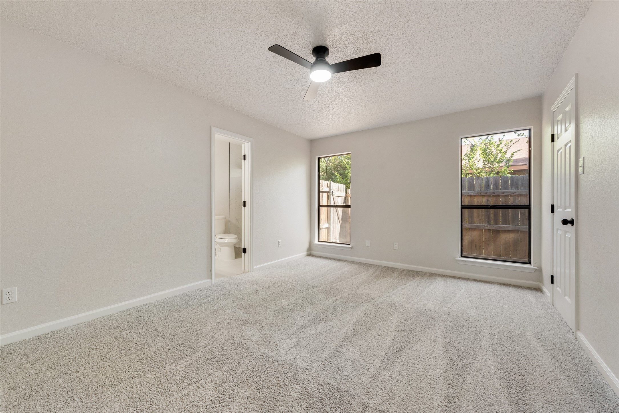 3212 Redwood Street