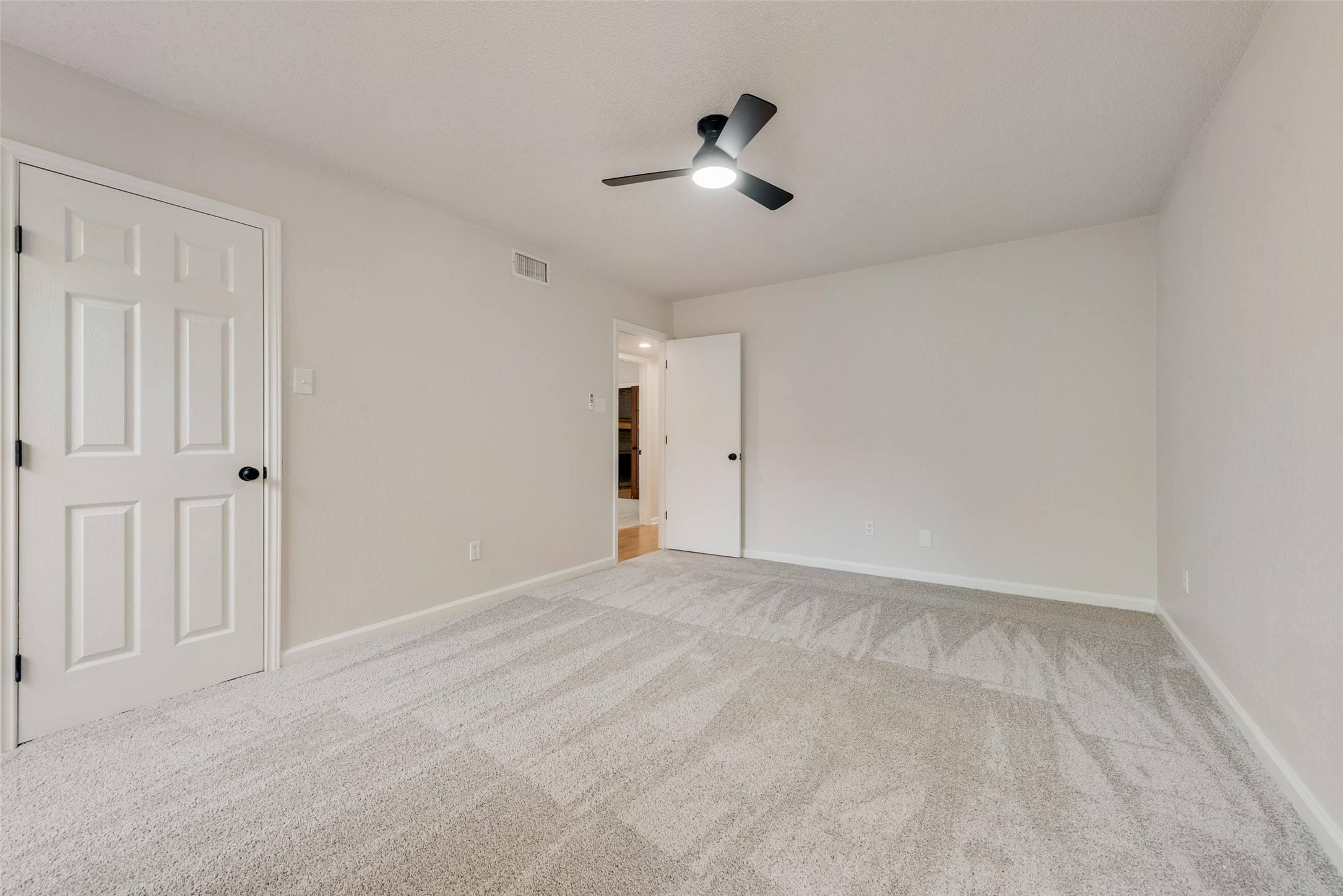 3212 Redwood Street