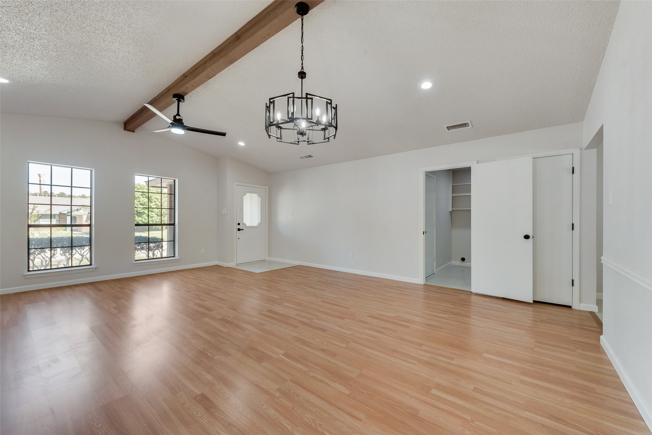 3212 Redwood Street