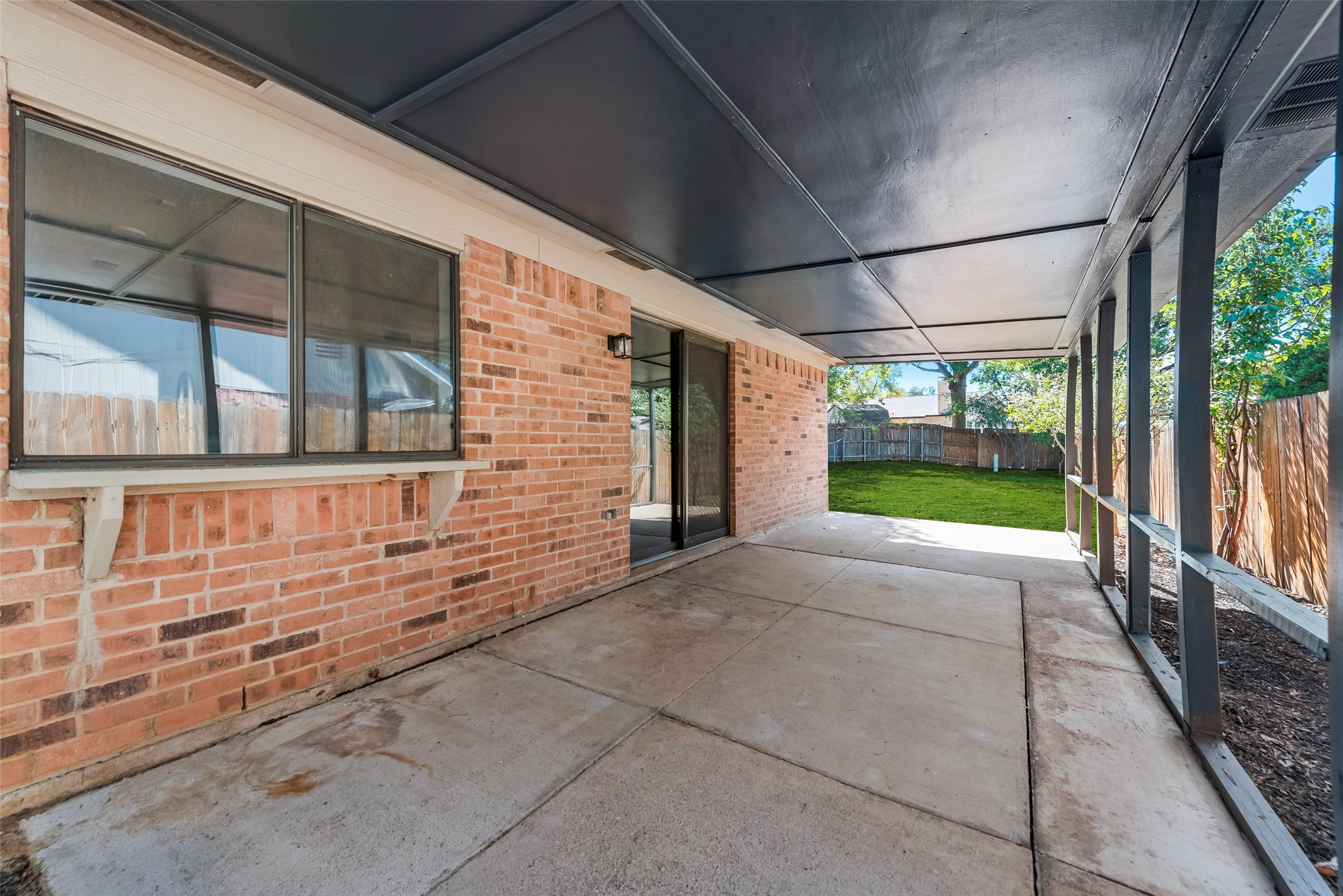 3212 Redwood Street