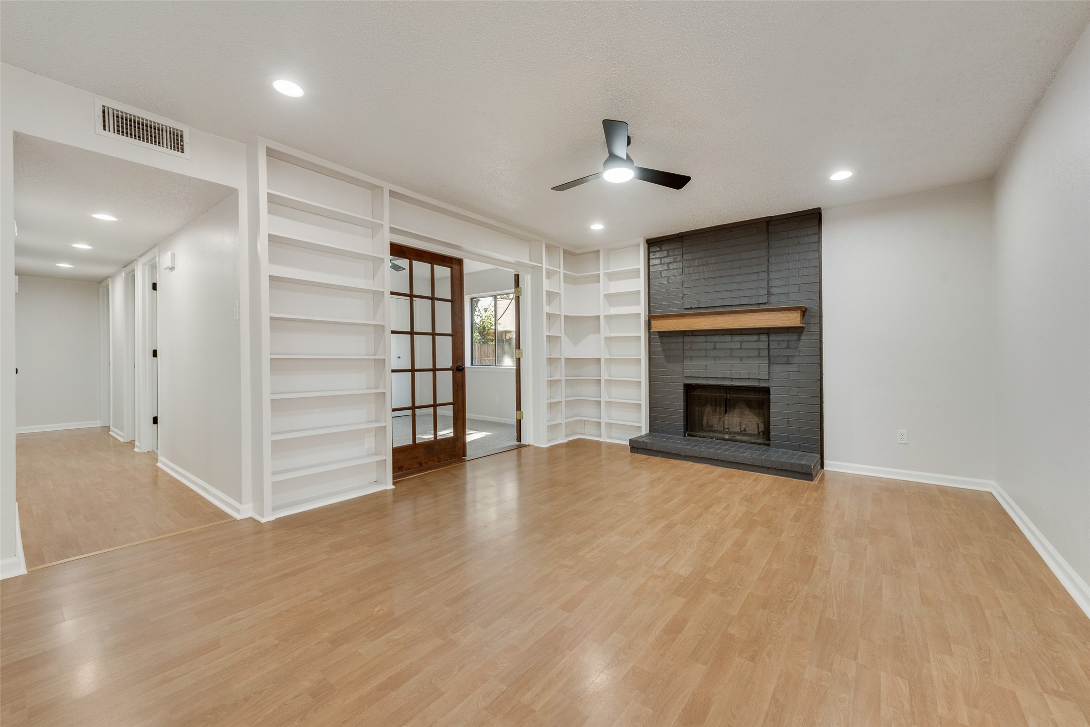 3212 Redwood Street