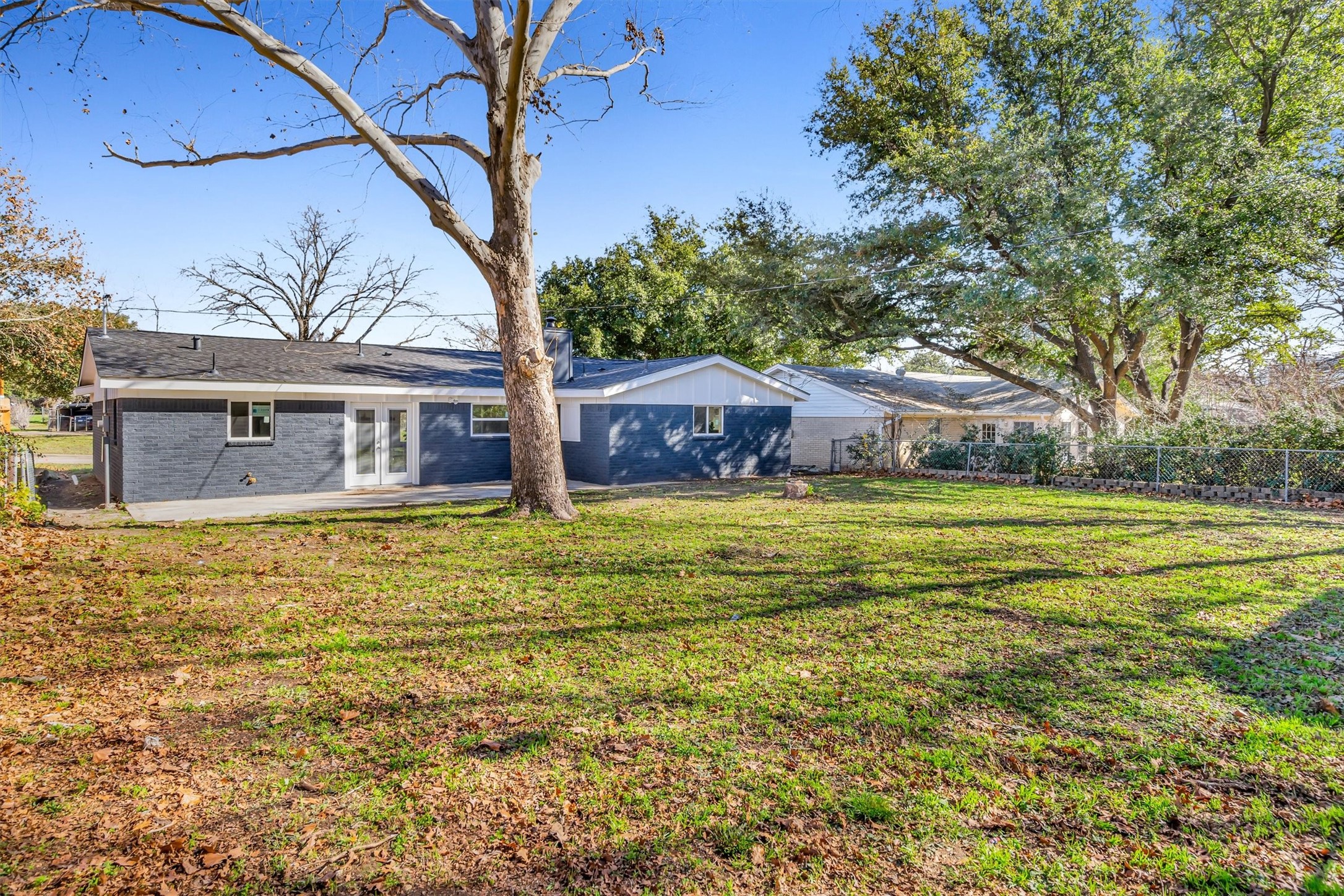 1208 Cozby Street S