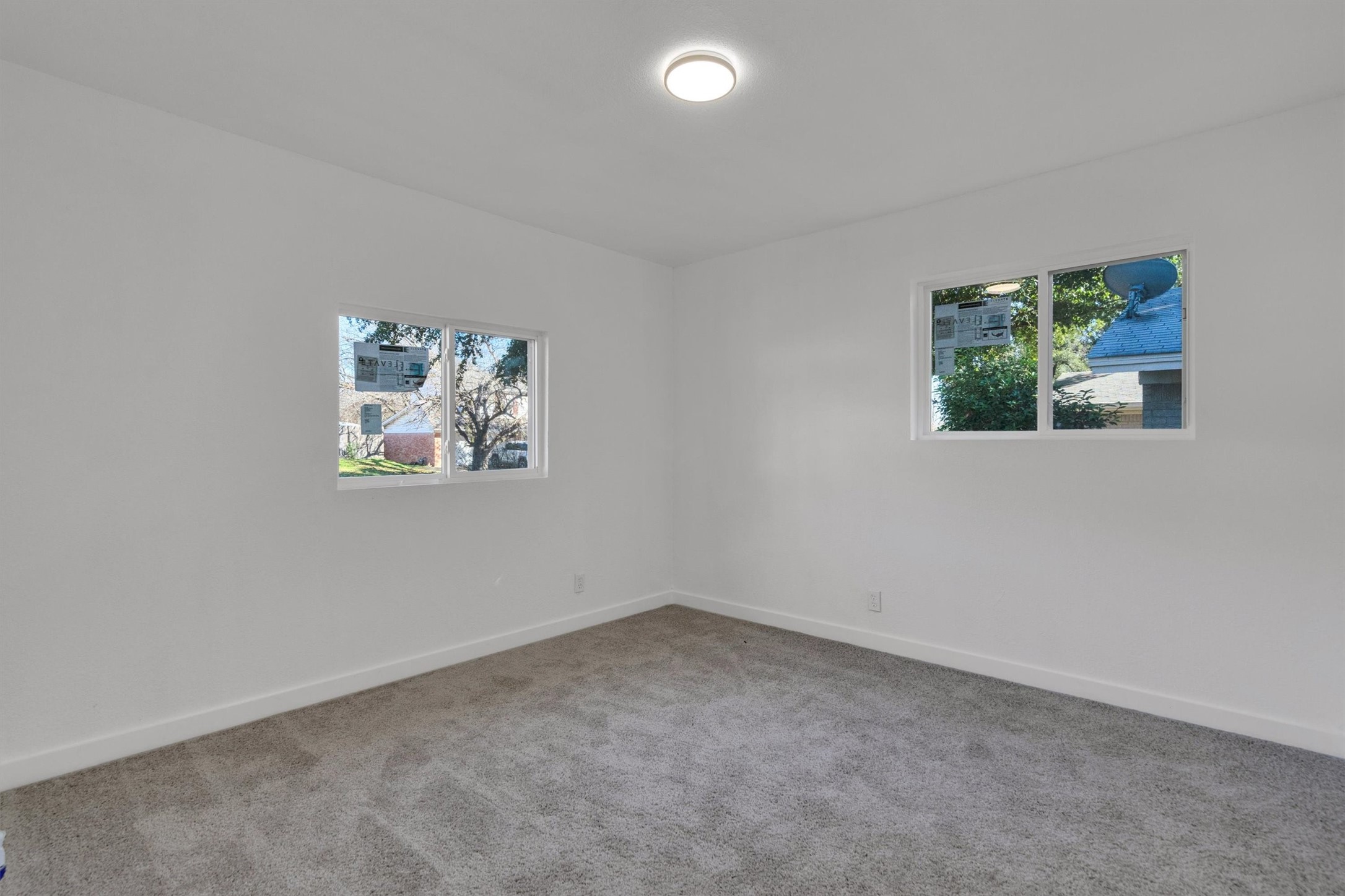 1208 Cozby Street S