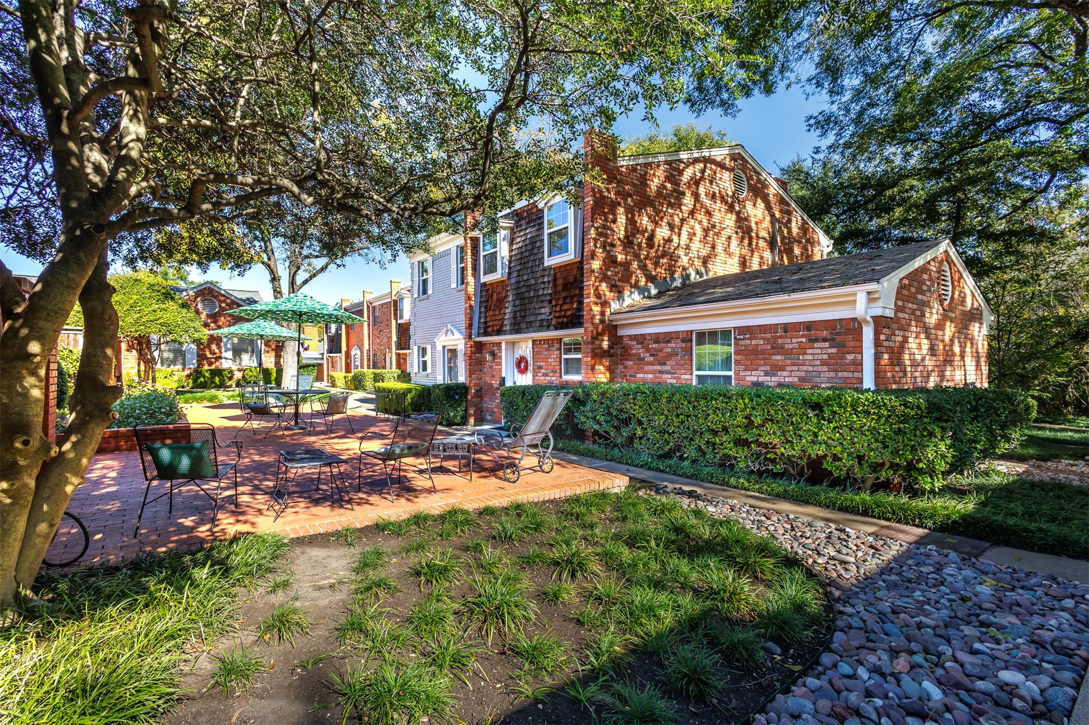 1389 Roaring Springs Road