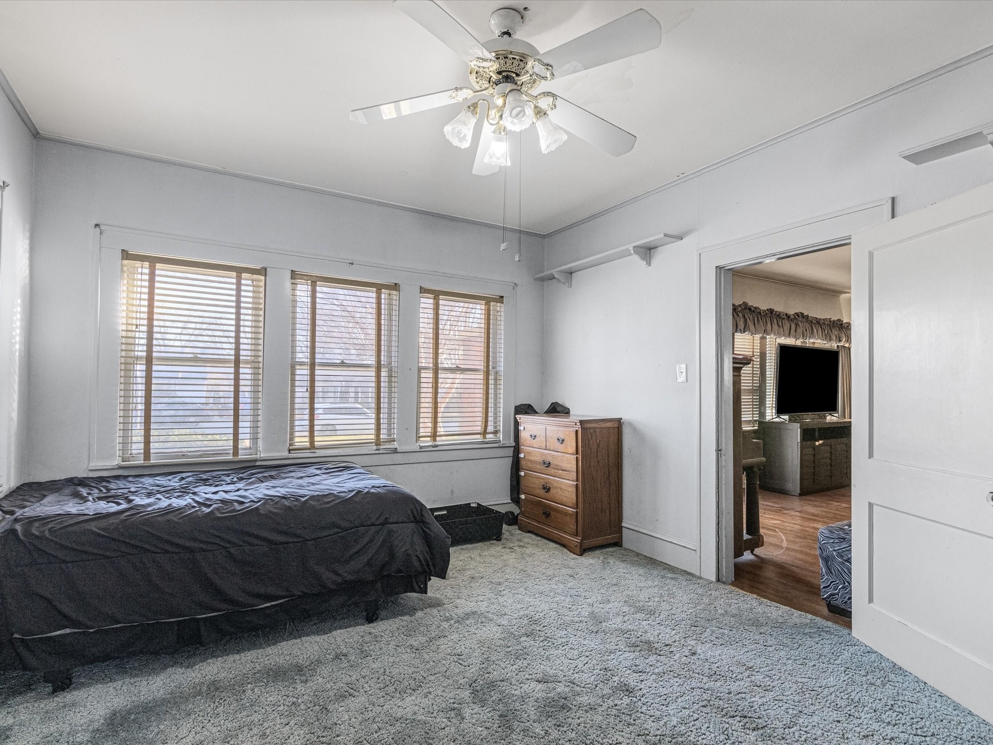 3415 Meadowbrook Drive