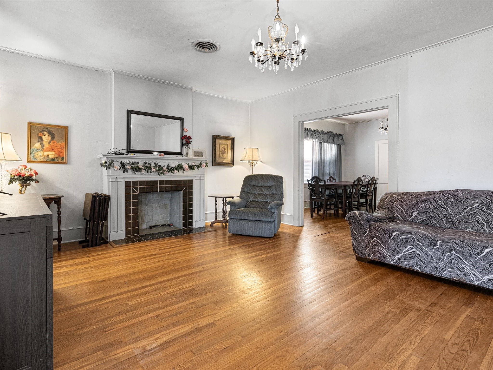 3415 Meadowbrook Drive