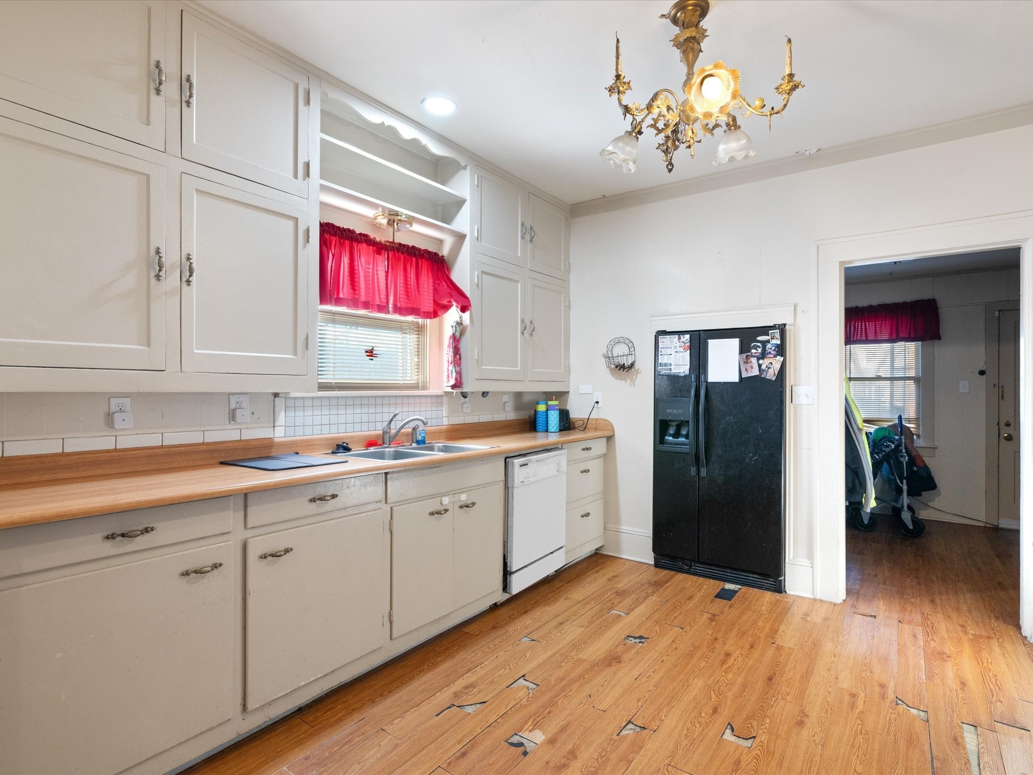 3415 Meadowbrook Drive