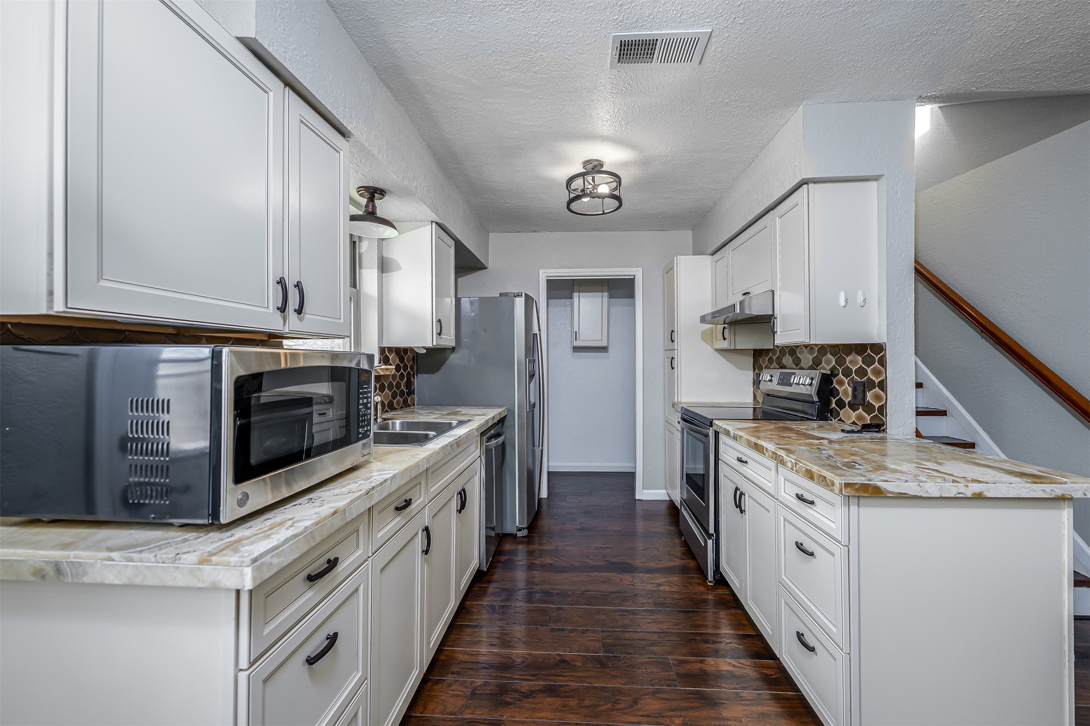 7008 Natchez Court