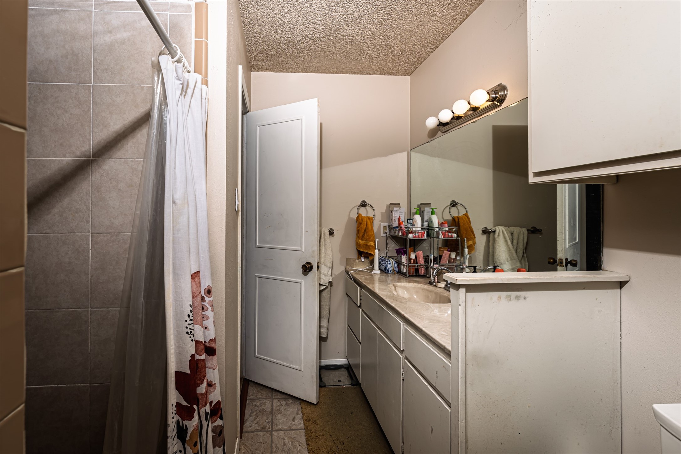 4700 Cinnamon Hill Drive