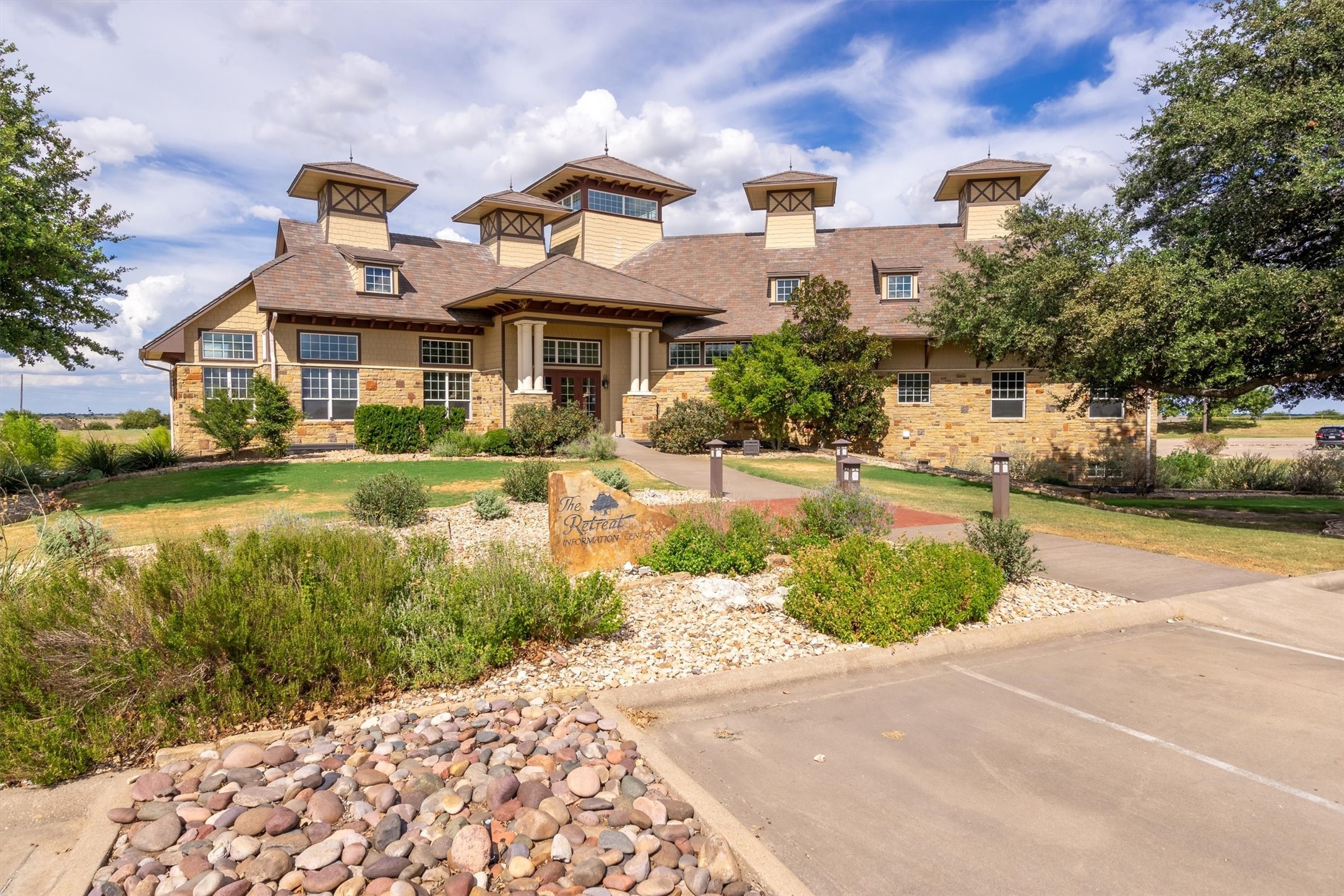 8008 Hardhillock Court