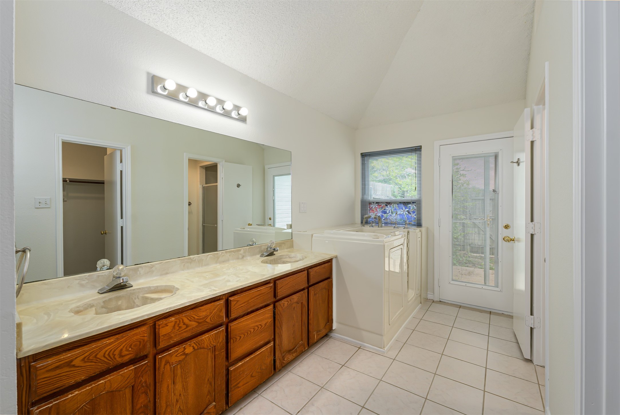10629 Tall Oak Drive