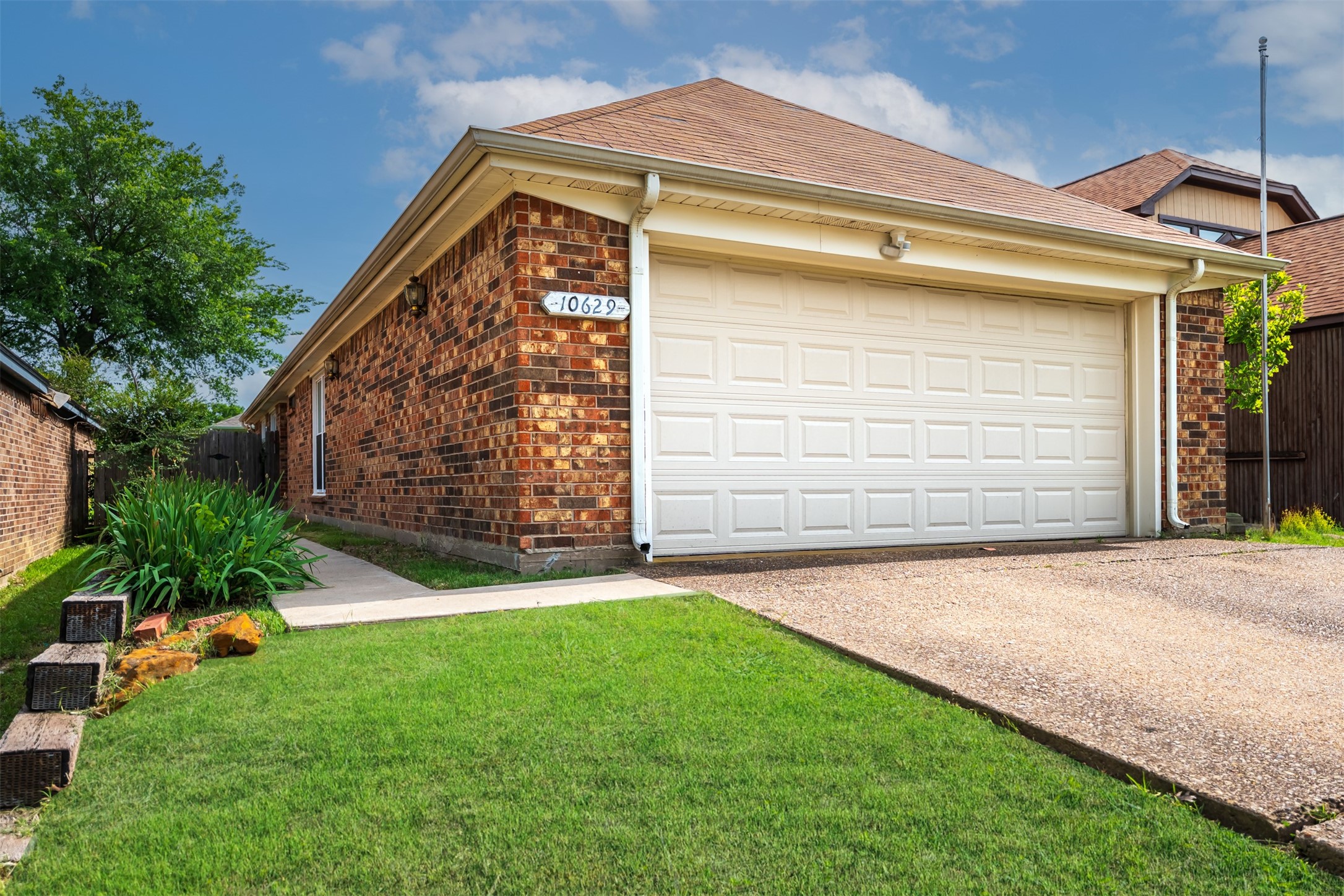 10629 Tall Oak Drive