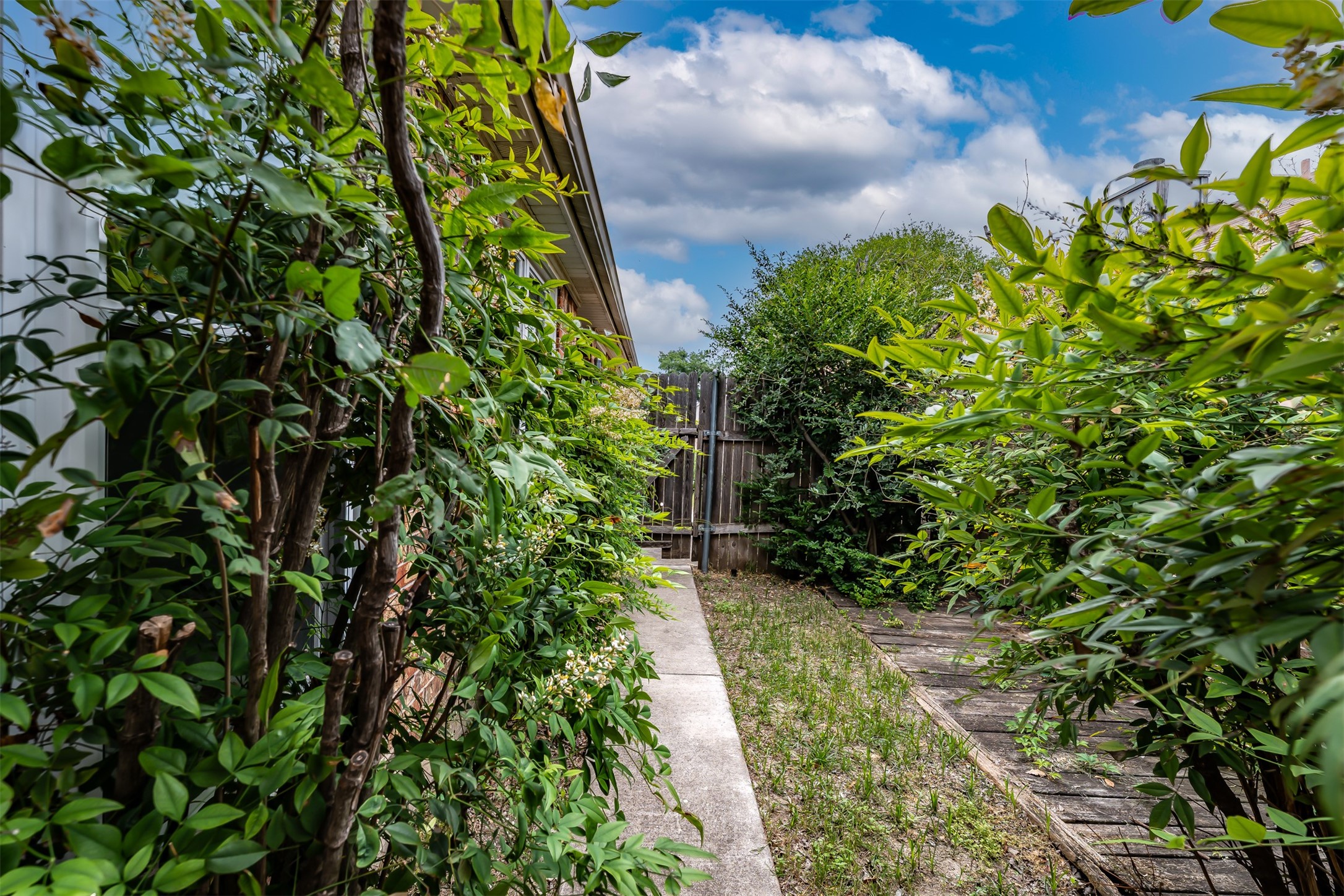 10629 Tall Oak Drive