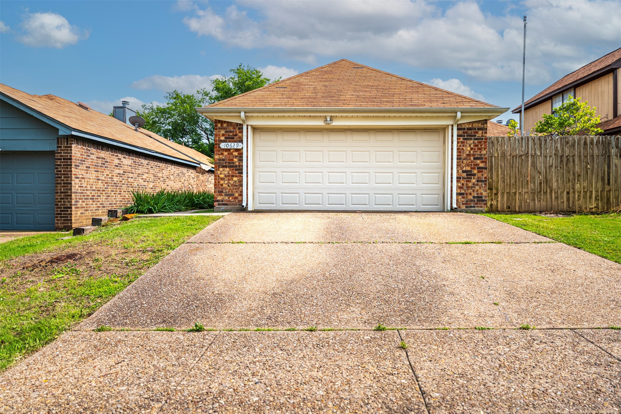 10629 Tall Oak Drive