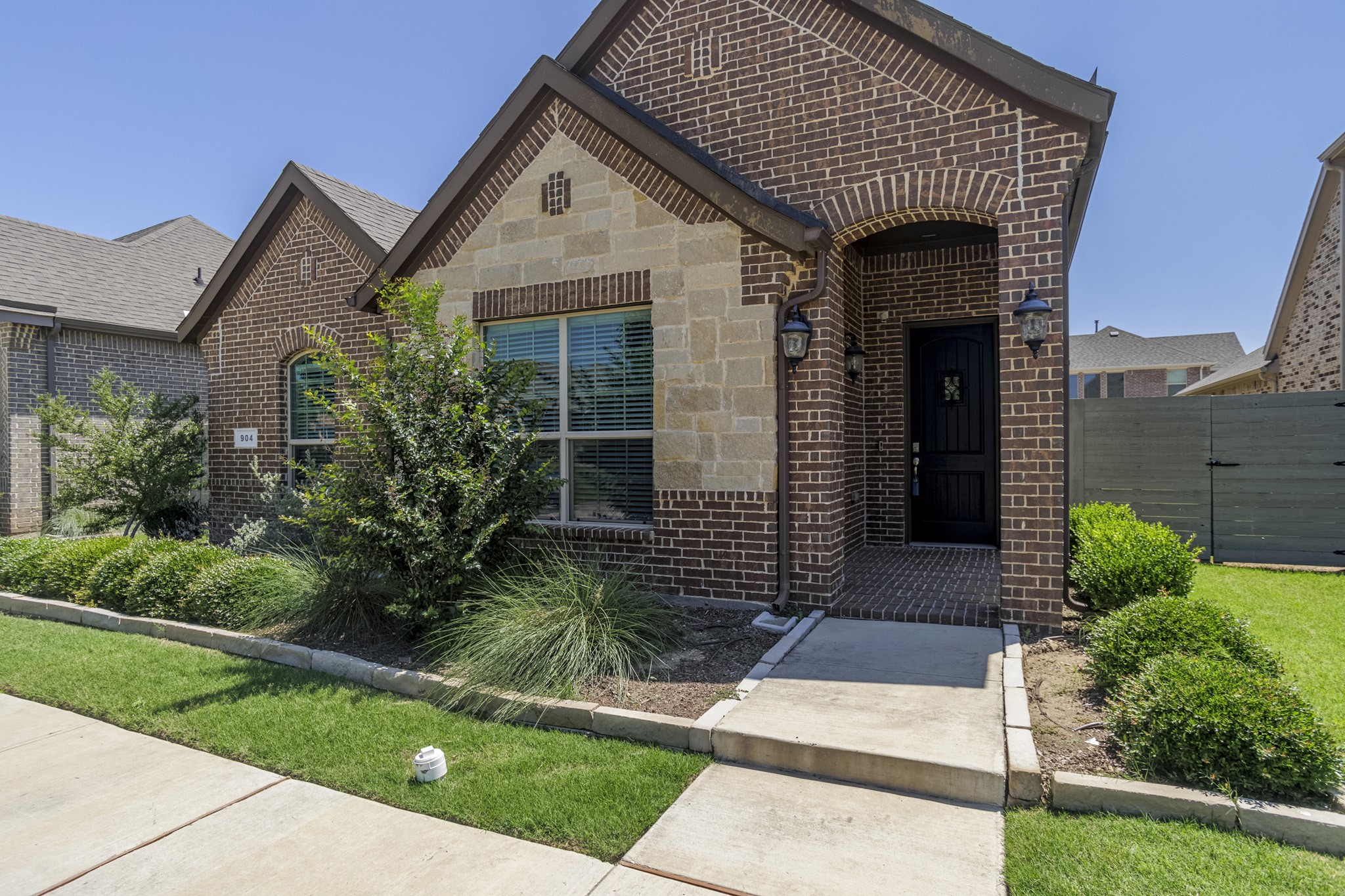 904 Parkside Drive