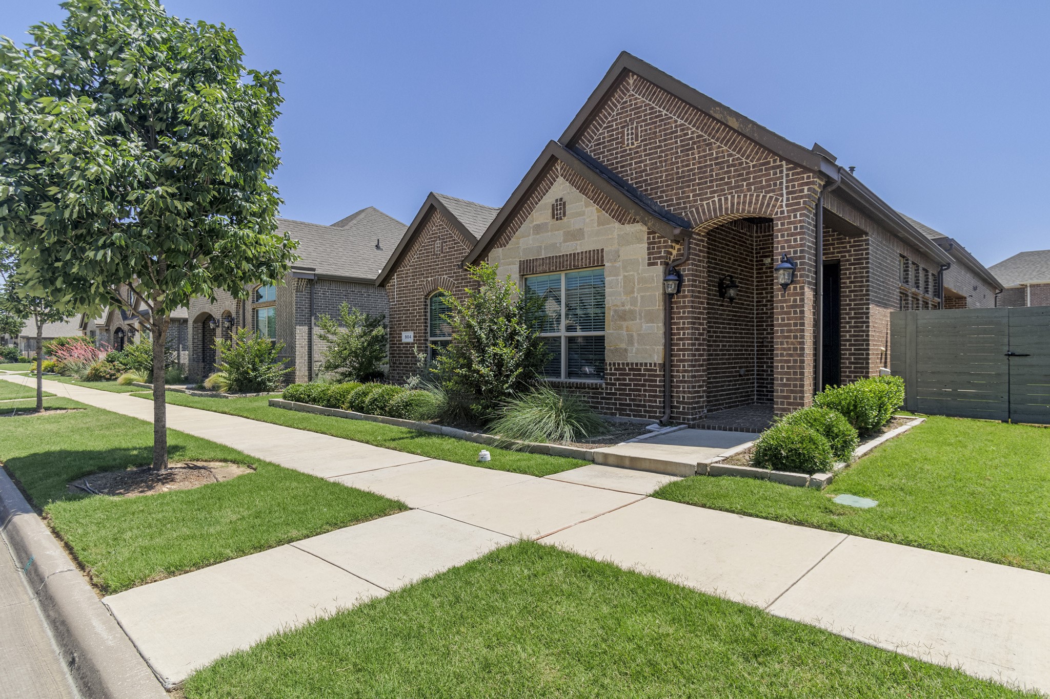 904 Parkside Drive