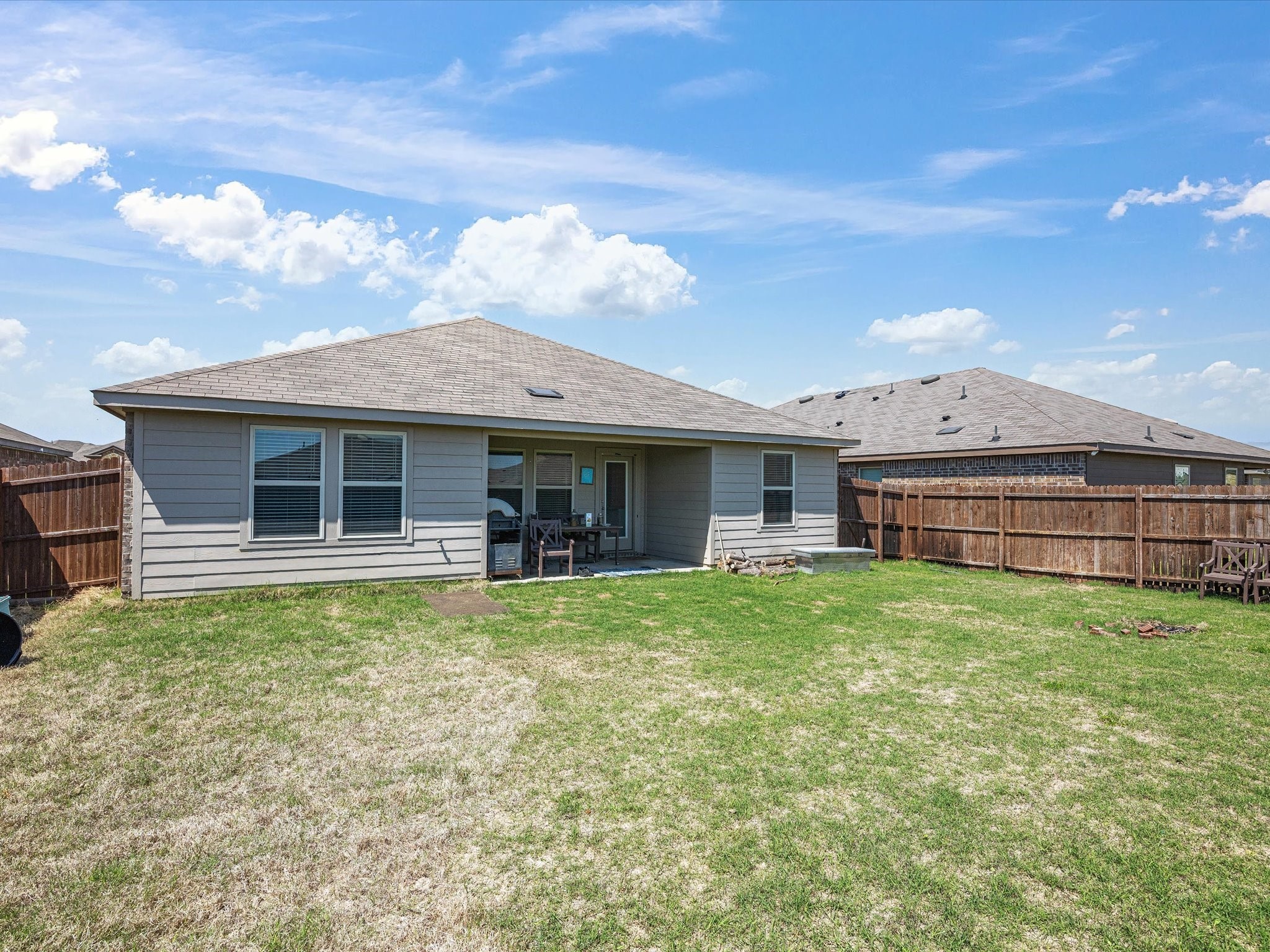 2908 Royal Acres