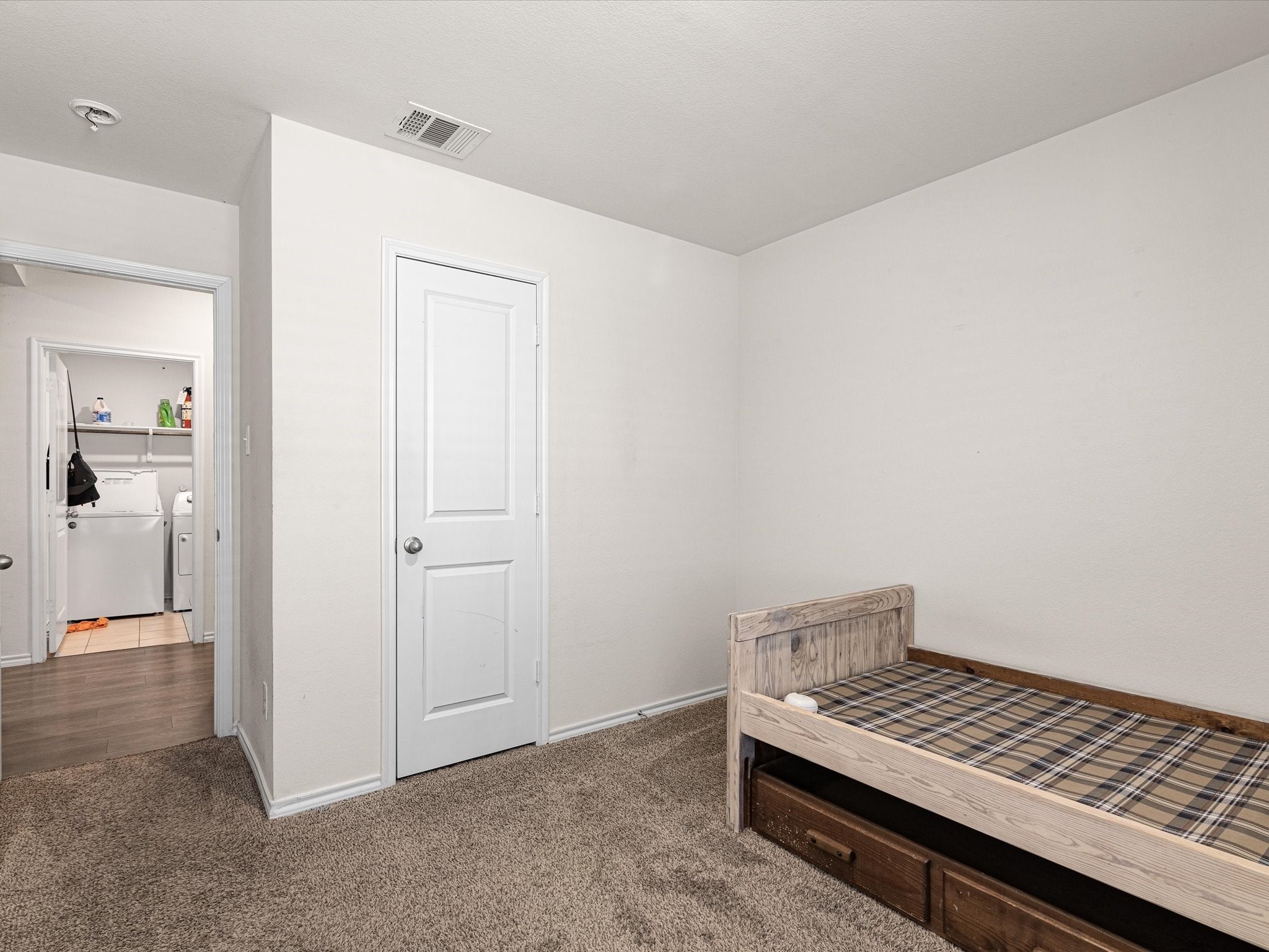 2908 Royal Acres
