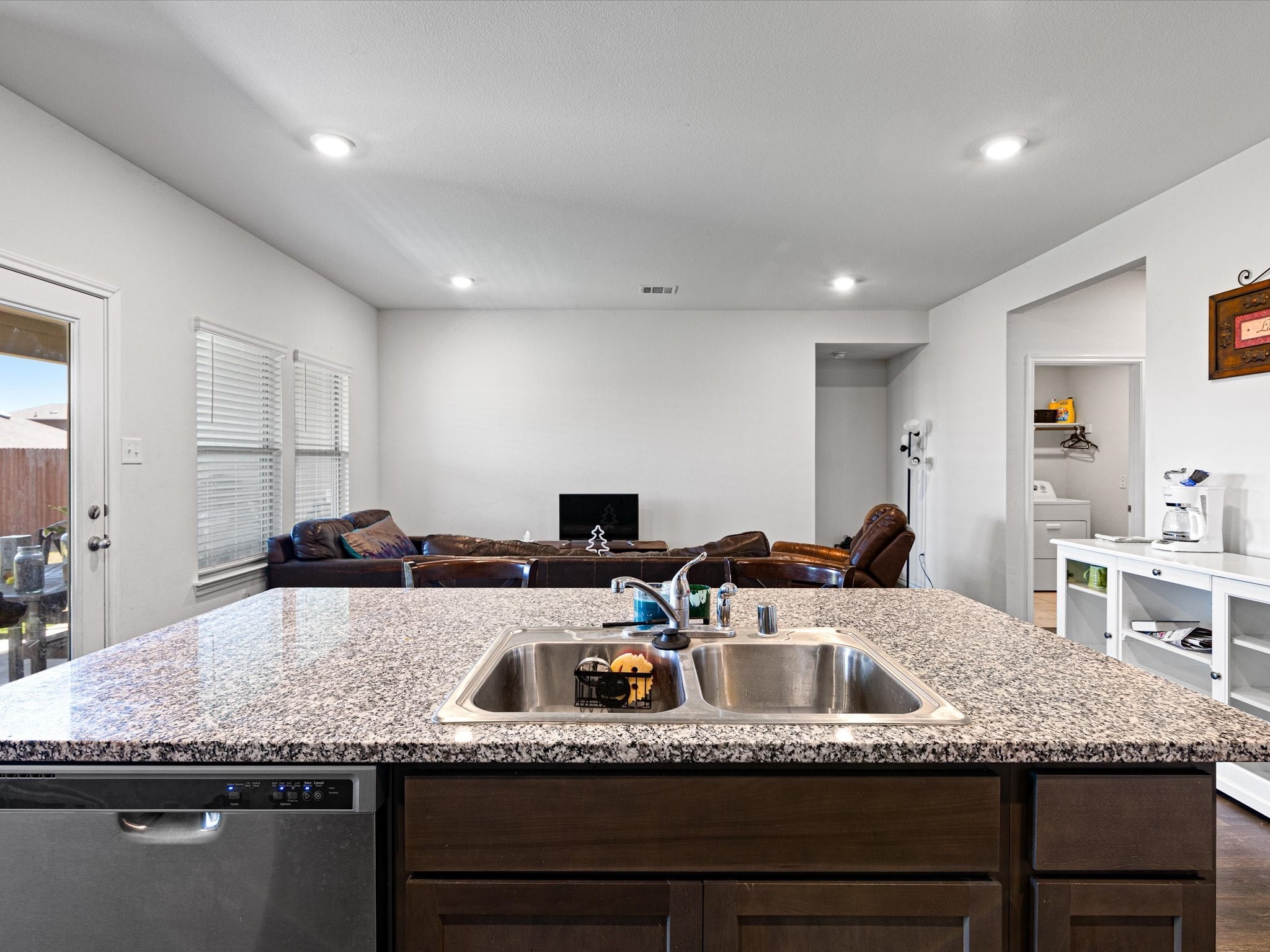 2908 Royal Acres