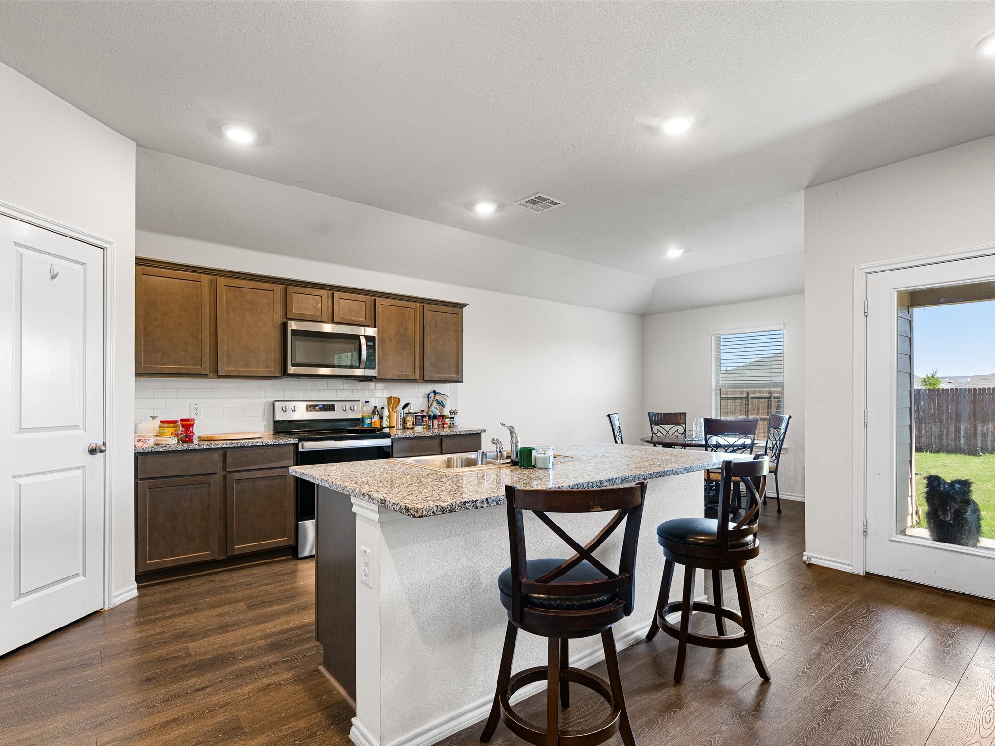2908 Royal Acres