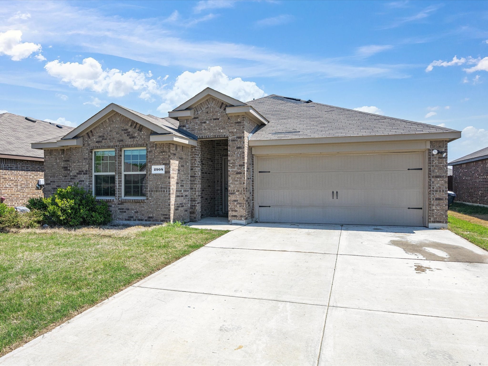 2908 Royal Acres