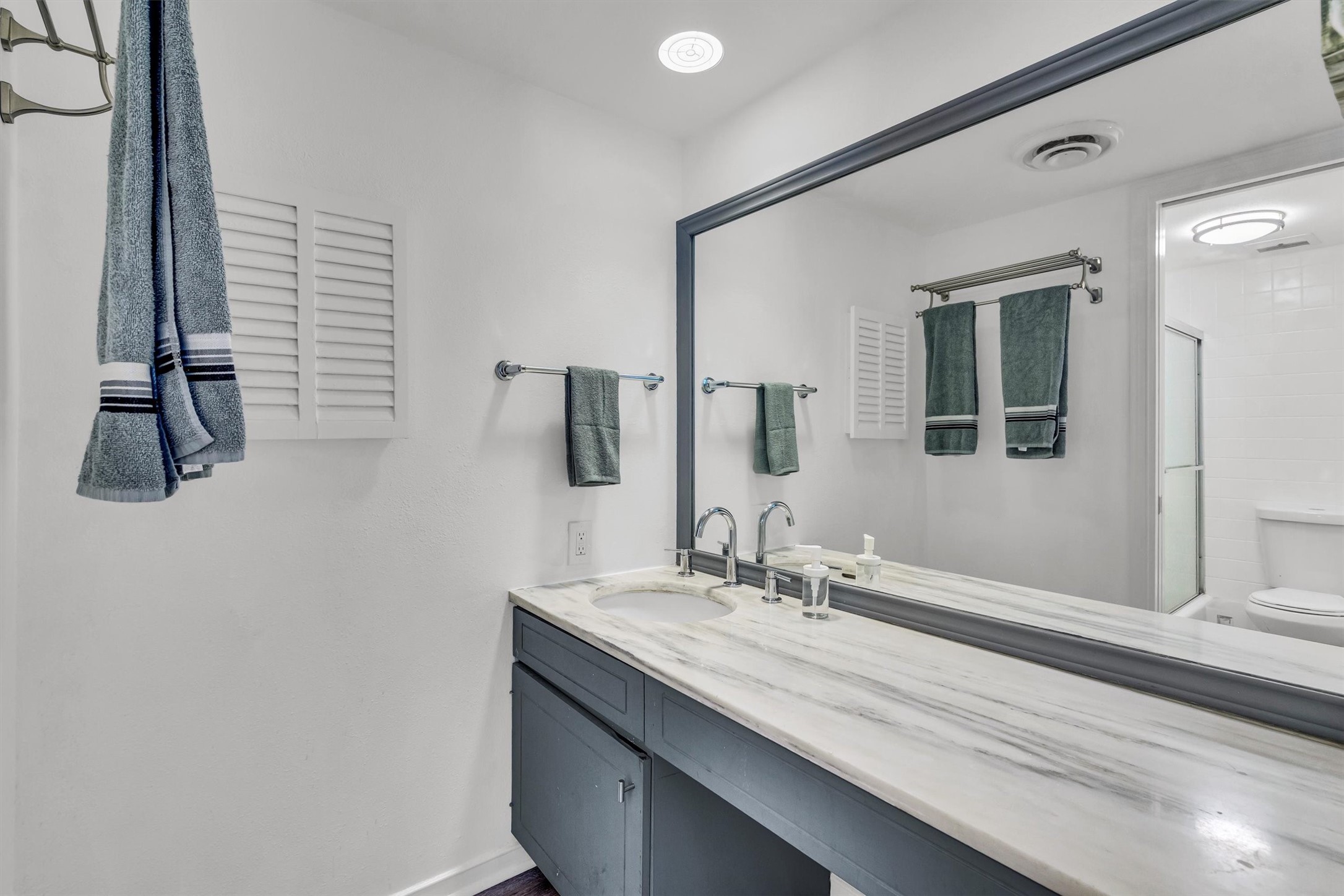 538 E Avenue J A