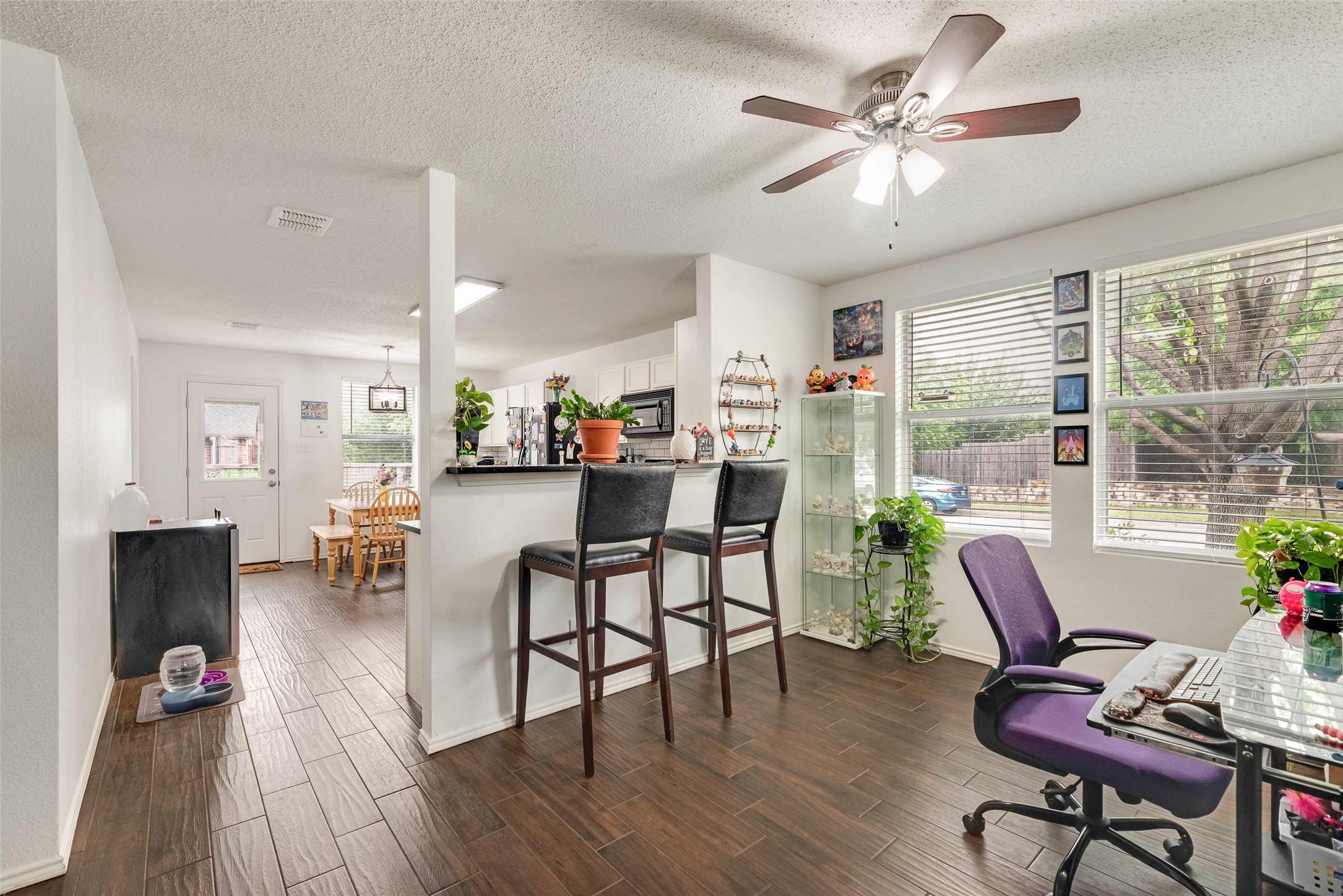 5600 Camarillo Drive