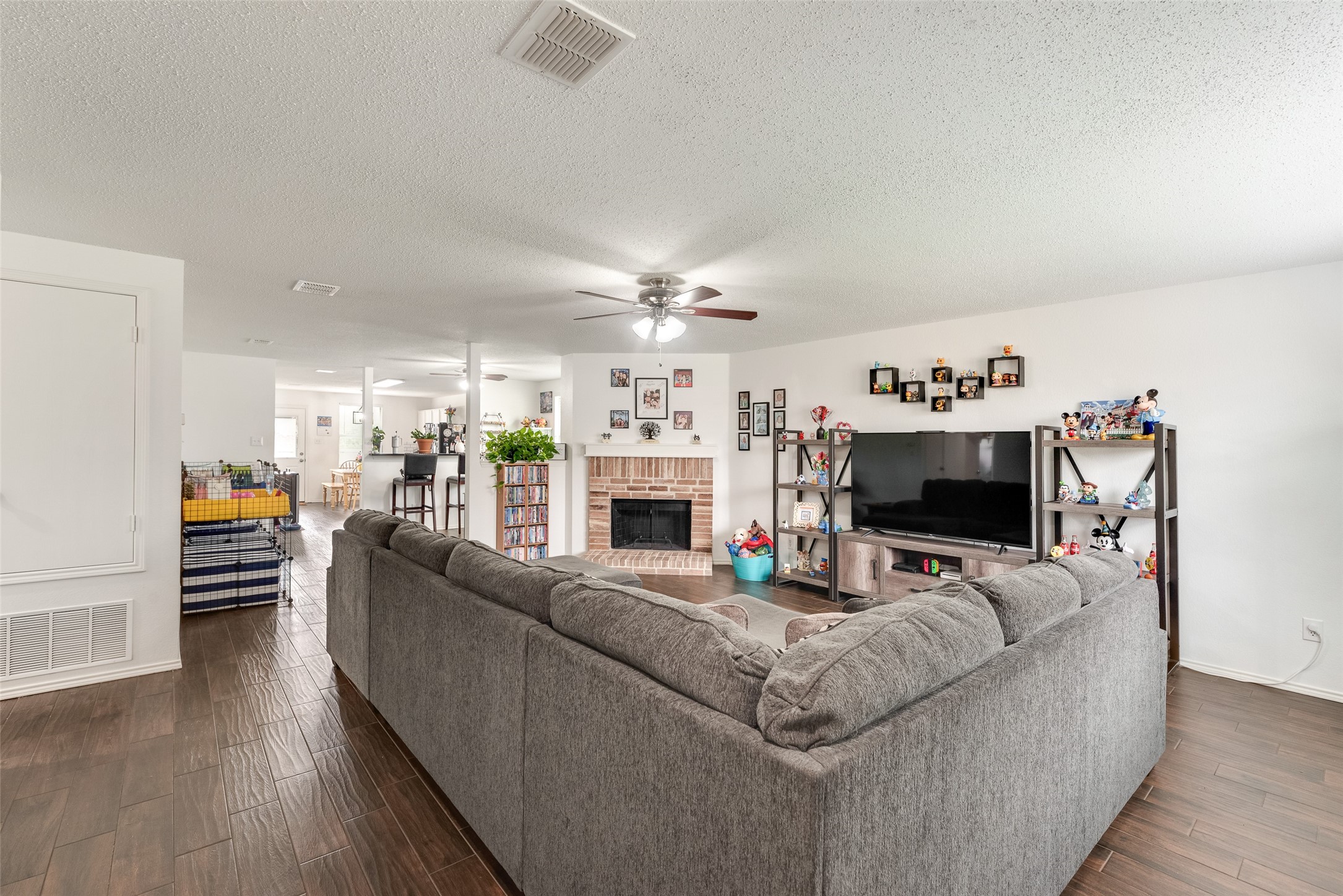 5600 Camarillo Drive