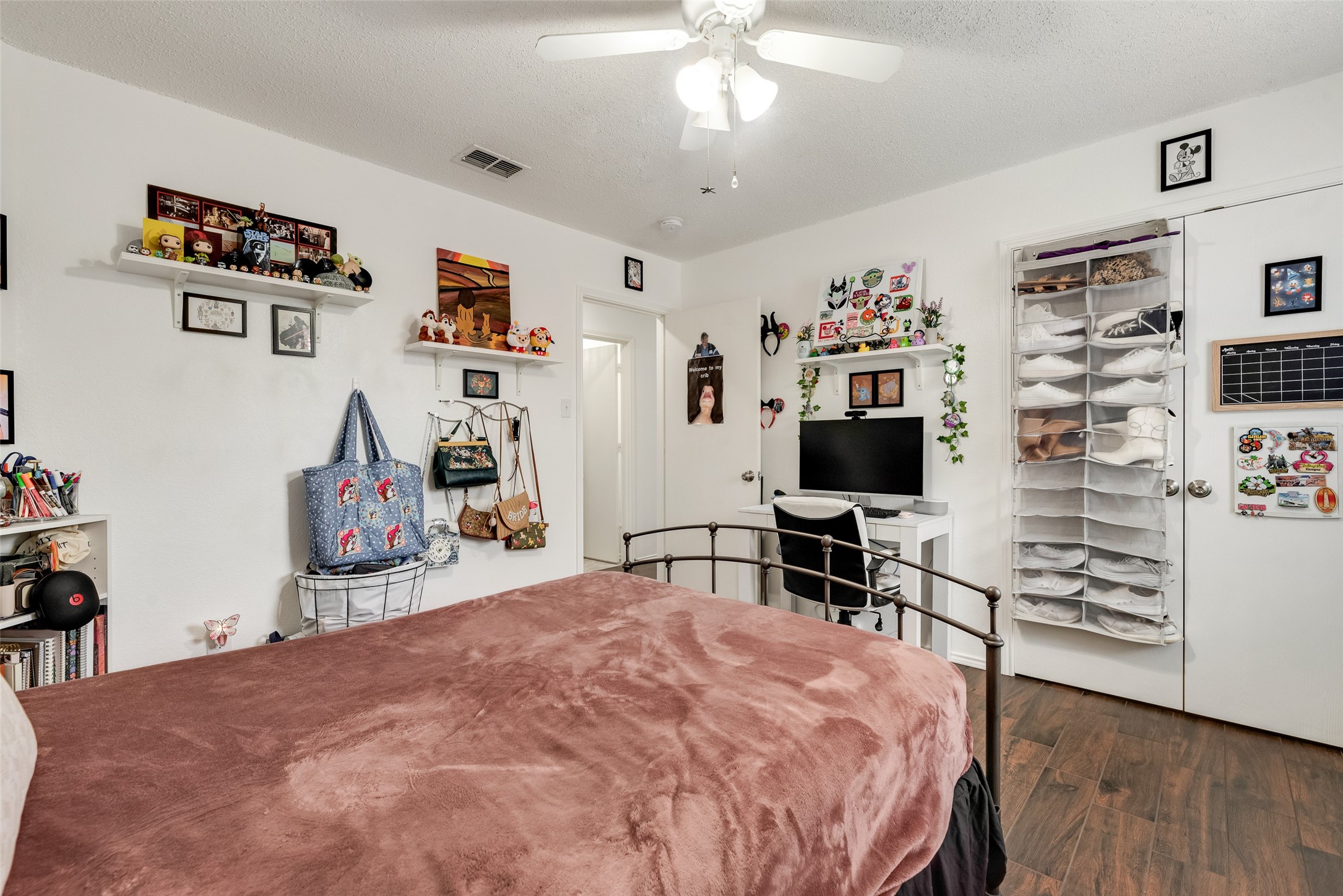 5600 Camarillo Drive