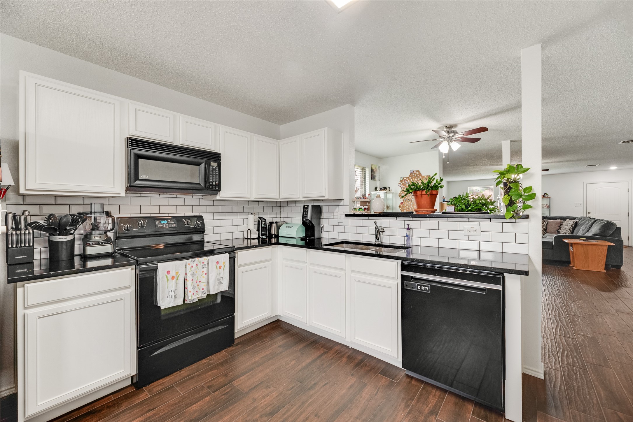 5600 Camarillo Drive