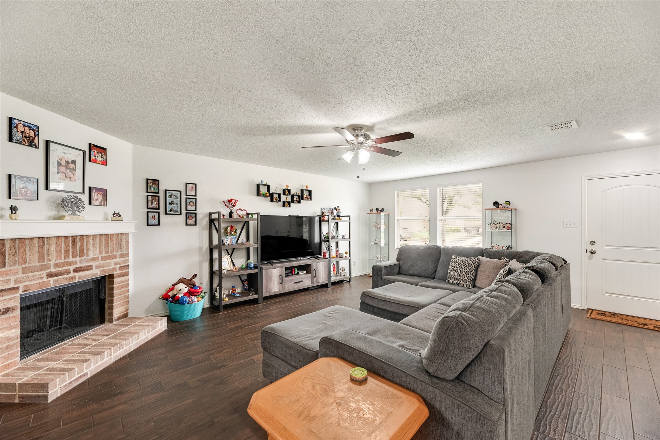 5600 Camarillo Drive