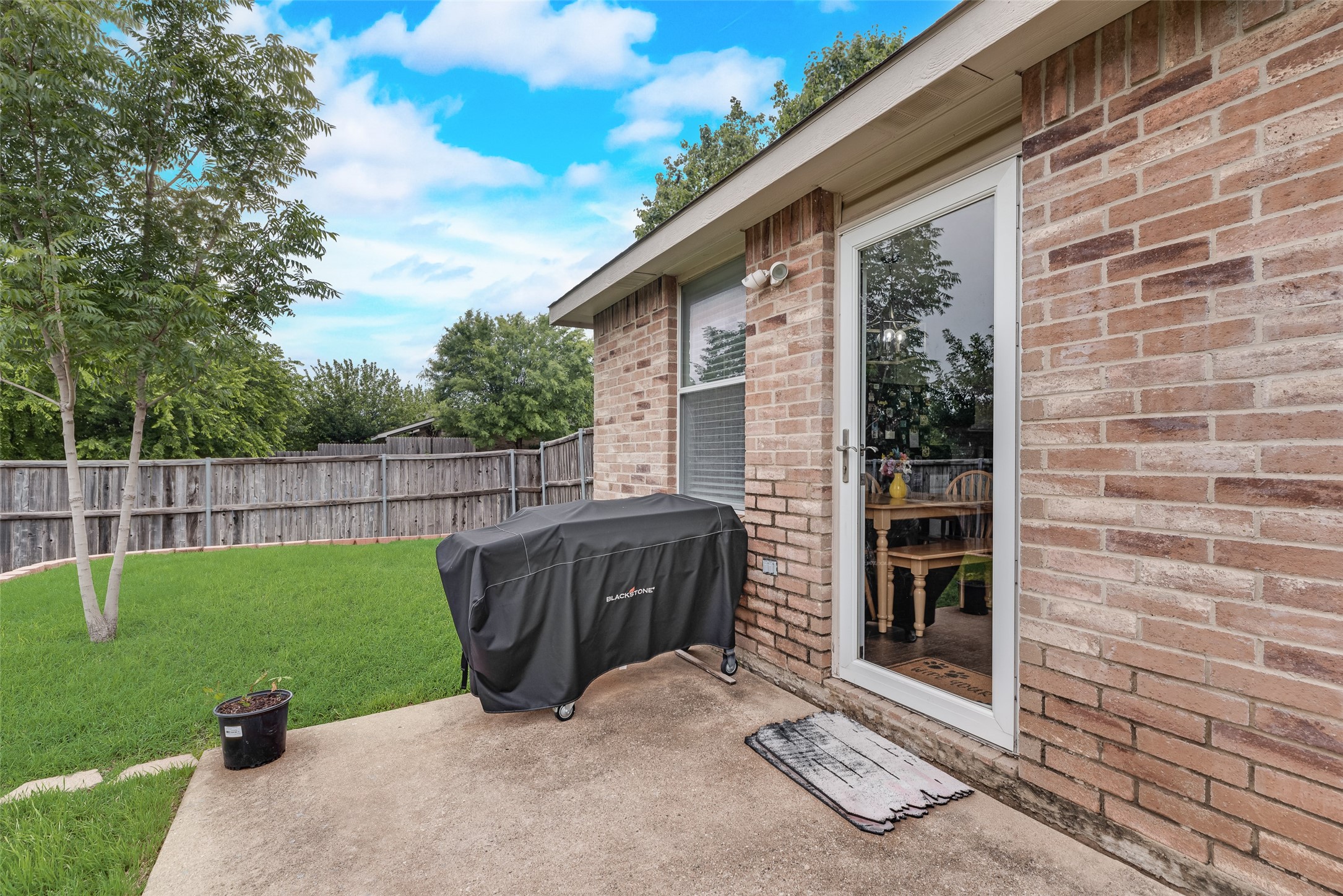 5600 Camarillo Drive